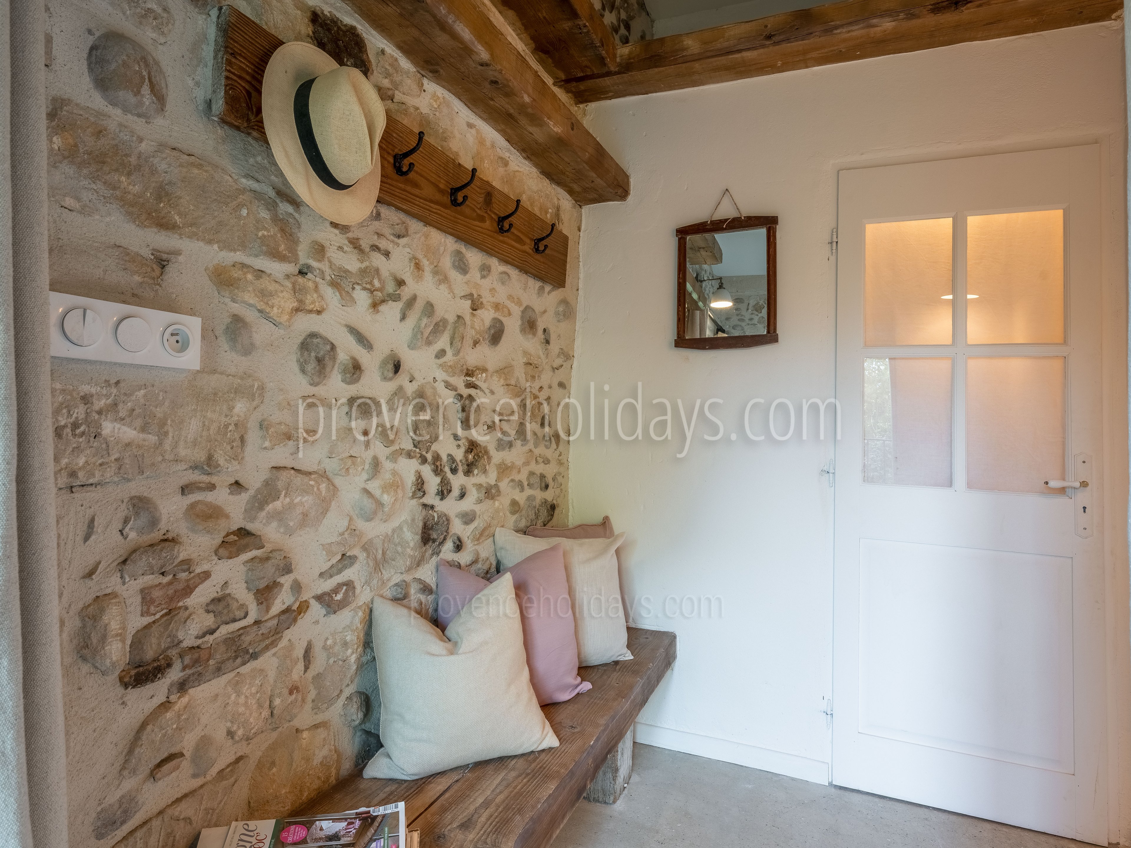 22 - Mas des Champs: Villa: Interior