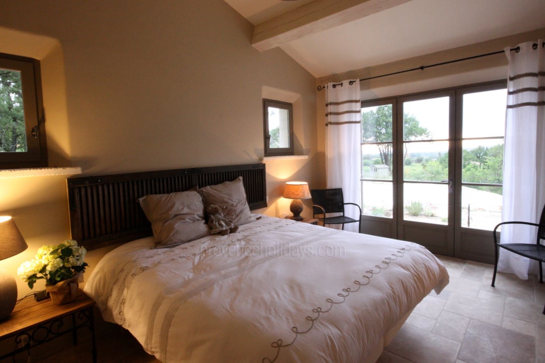 19 - Maison Oppède: Villa: Bedroom