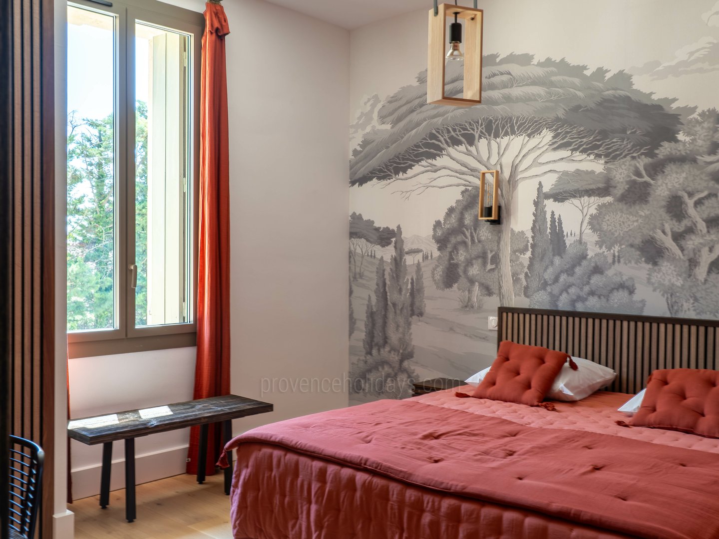 41 - Bastide Leontin: Villa: Bedroom