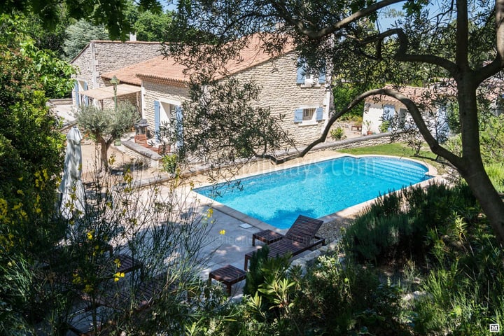 Modern Holiday Home with Guest House in Saint-Rémy