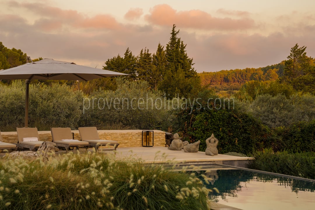 10 - La Bastide de Maussane: Villa: Pool