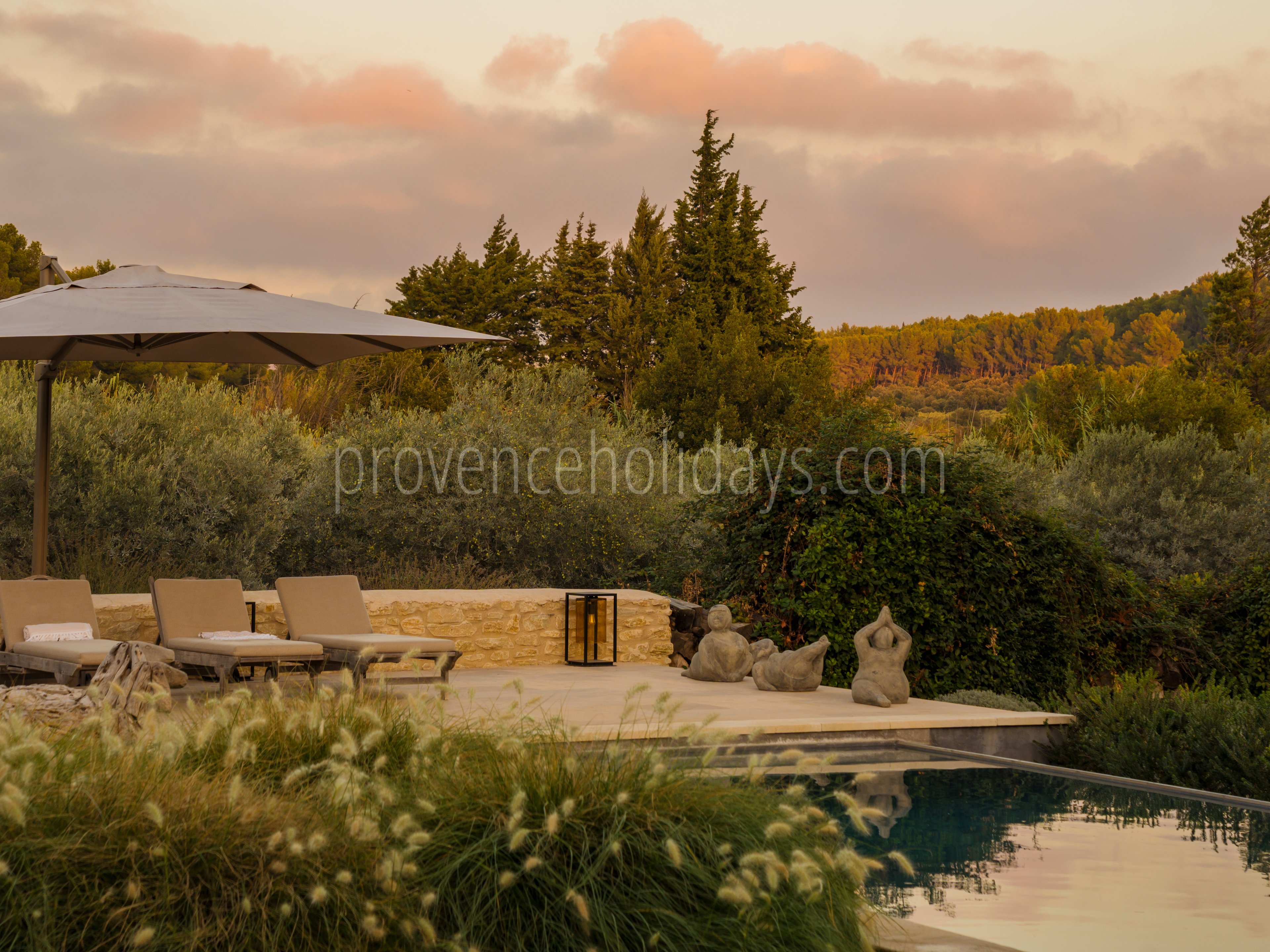 10 - La Bastide de Maussane: Villa: Pool