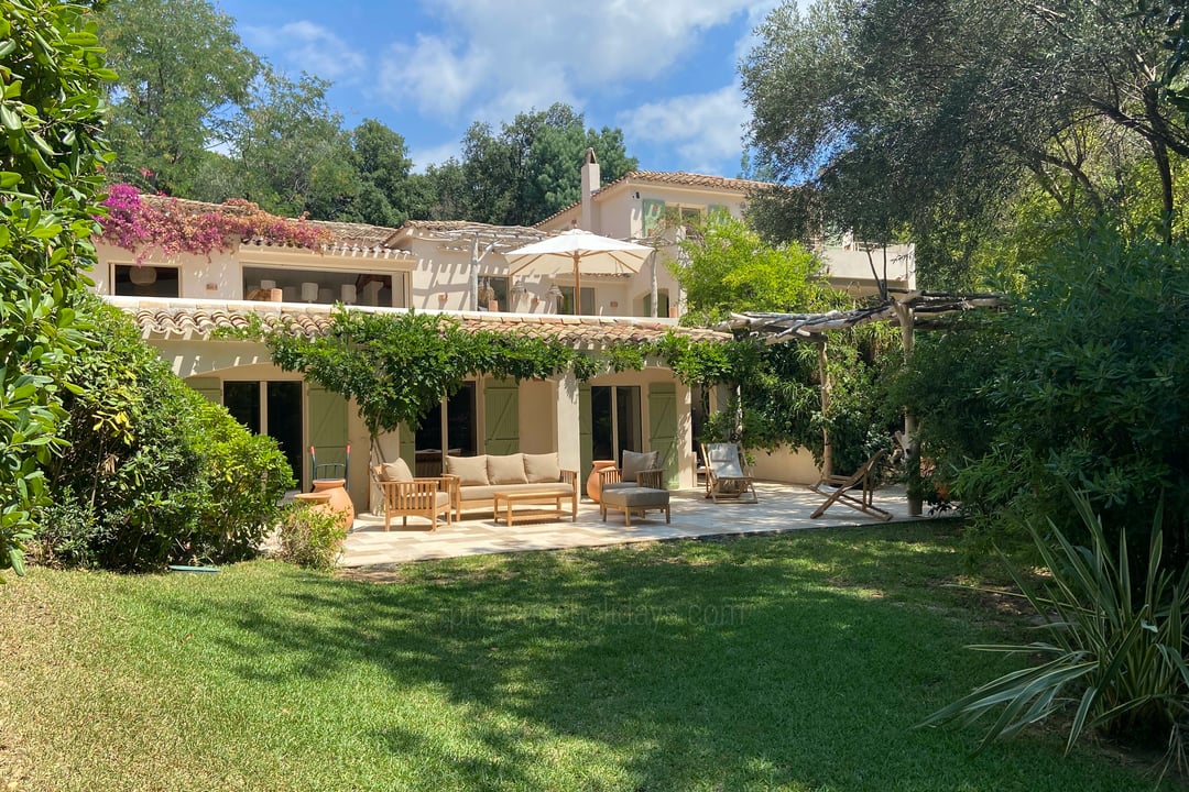 An exceptional beach house at Le Rayol