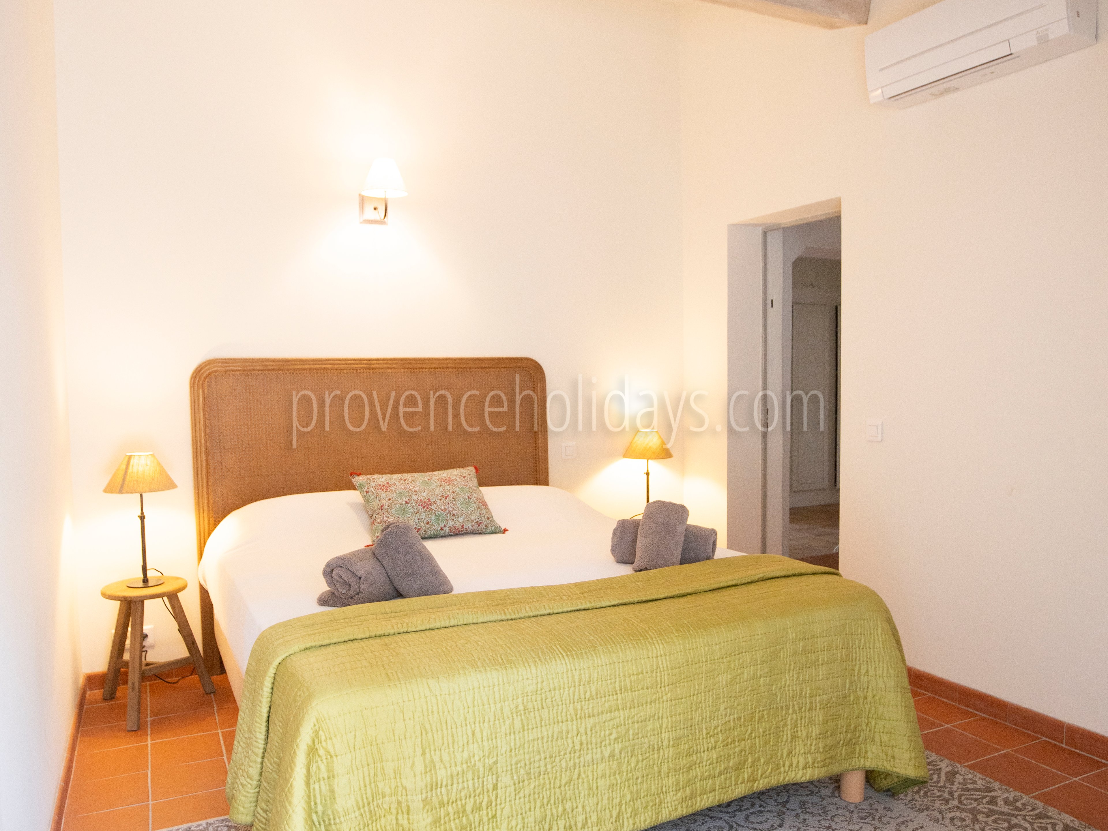 15 - Villa Secrète : Villa: Bedroom