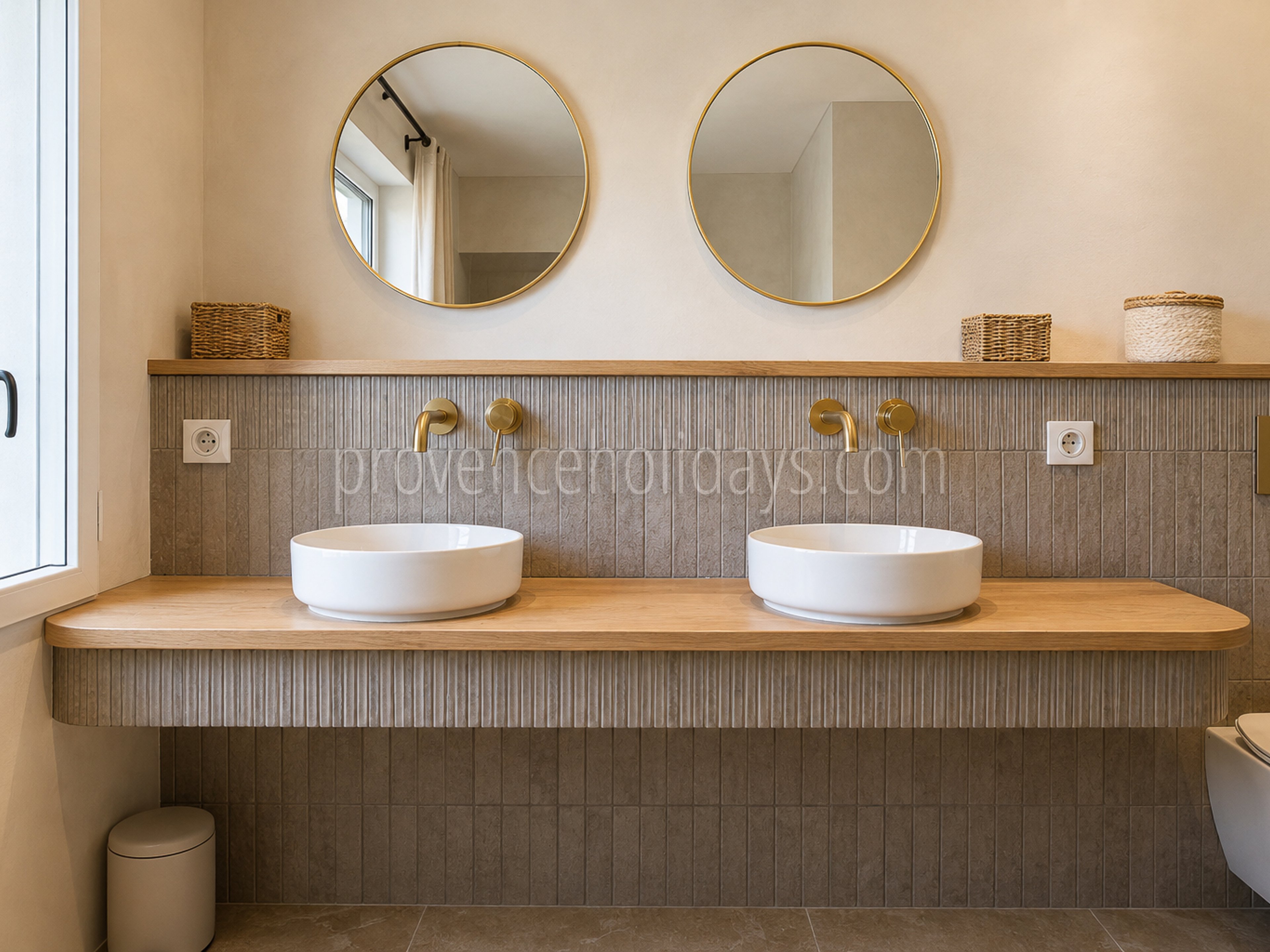 48 - Mas rénové à pied d\'Eygalières: Villa: Bathroom