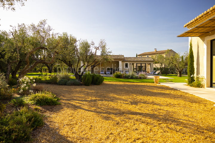 37 - Mas Leonie: Villa: Exterior