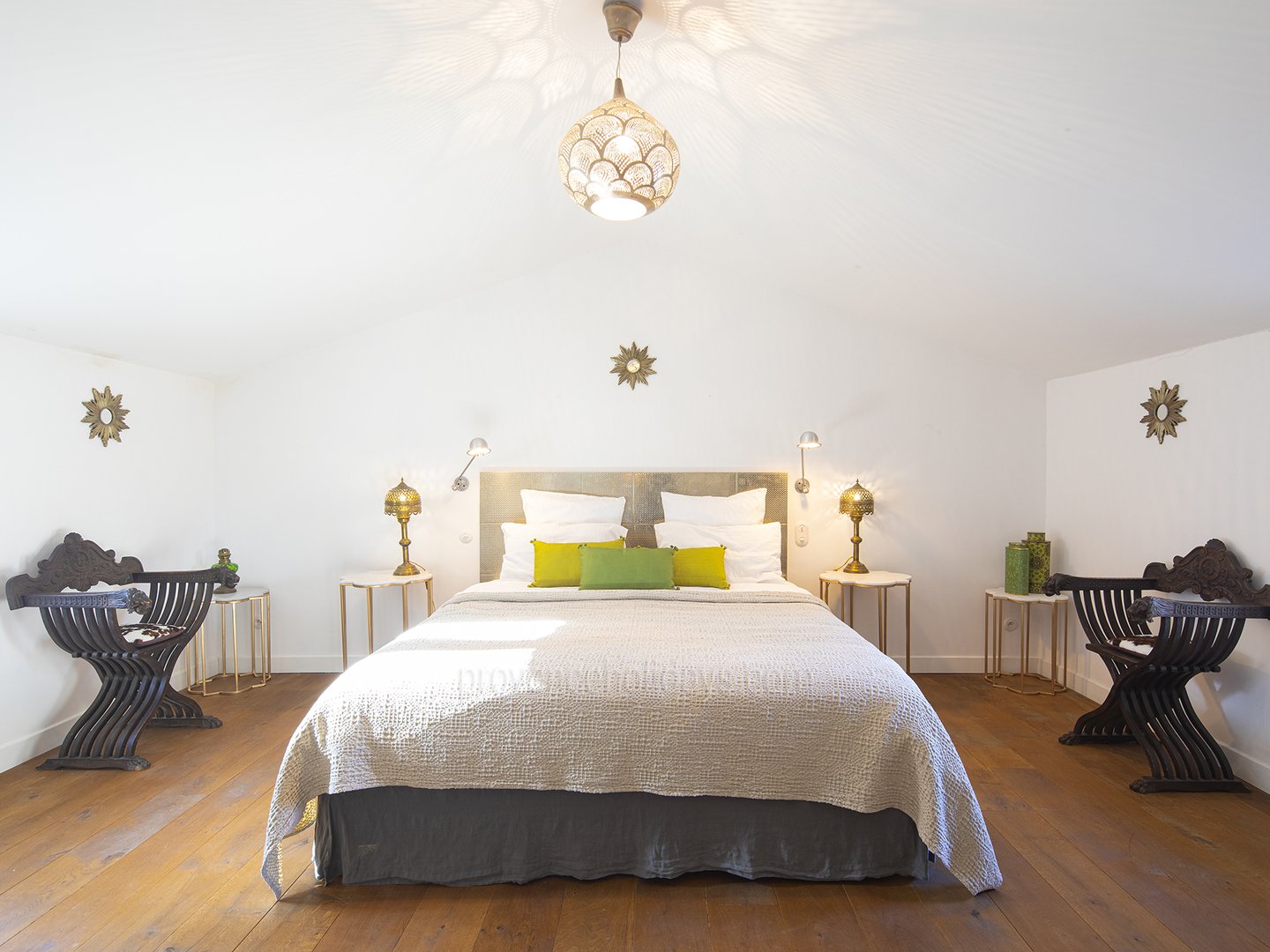 25 - Bastide de Goult: Villa: Bedroom