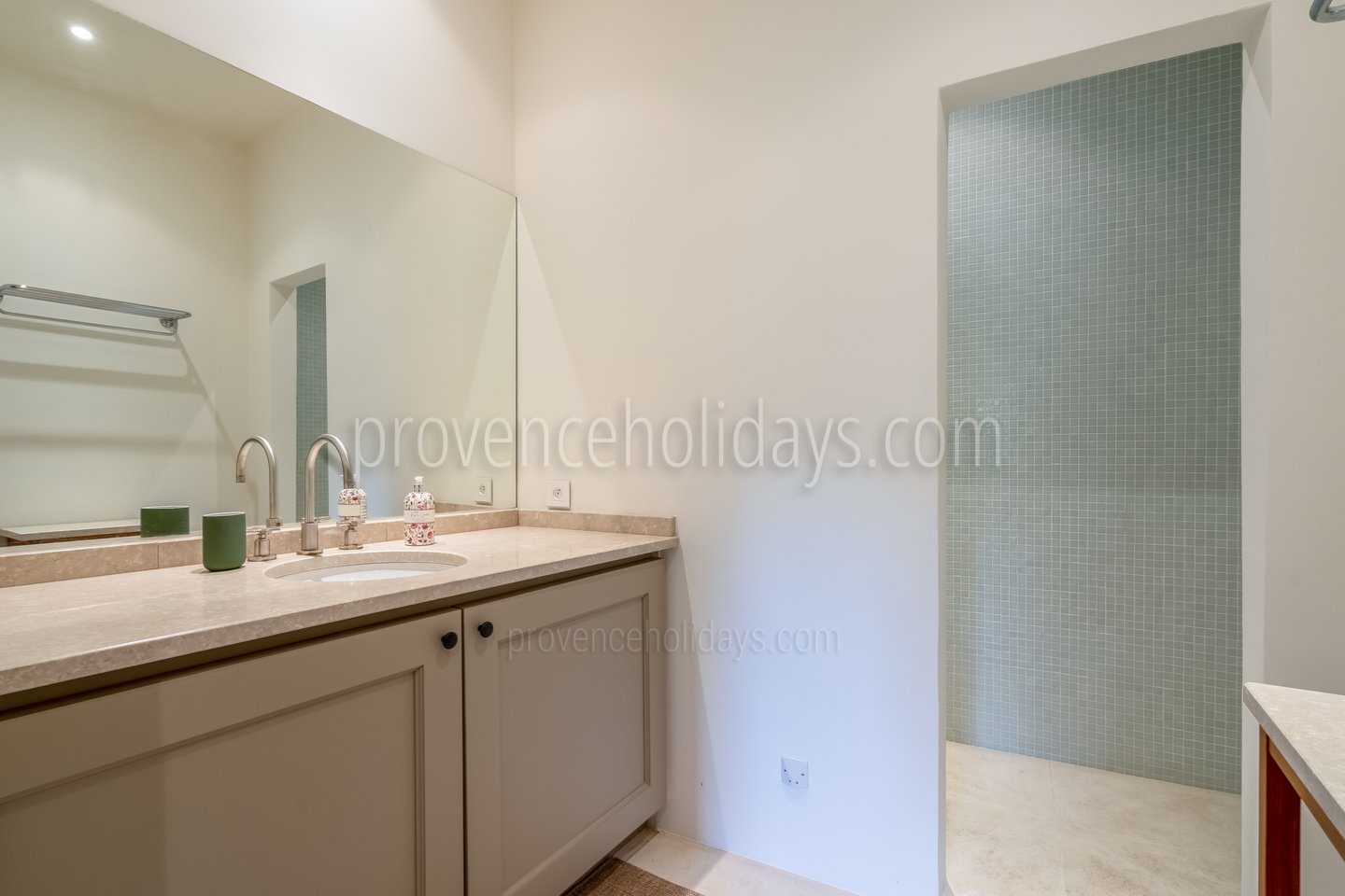 51 - La Bastide des Sources: Villa: Bathroom