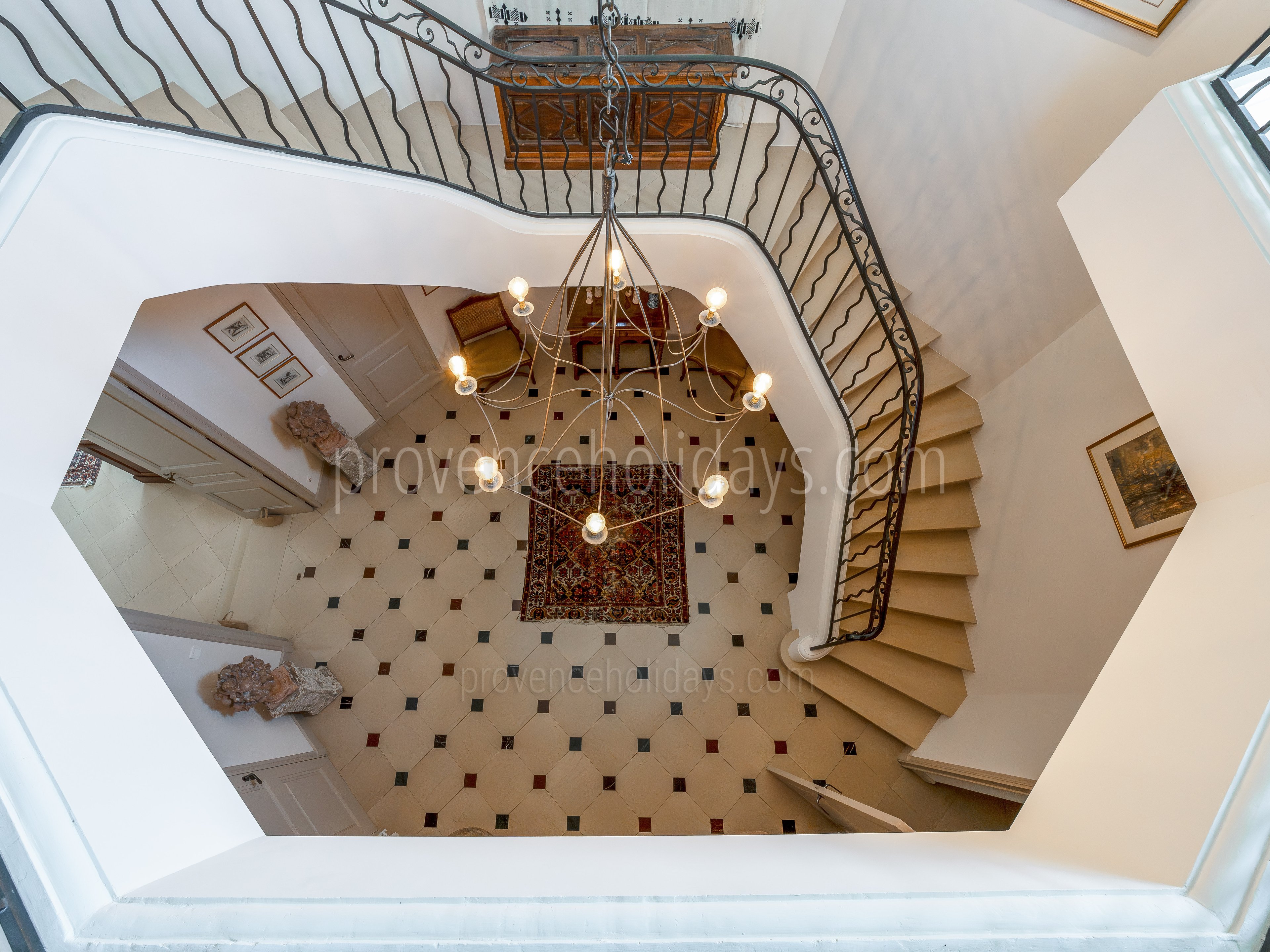 44 - Mas des Trois Cyprès: Villa: Interior