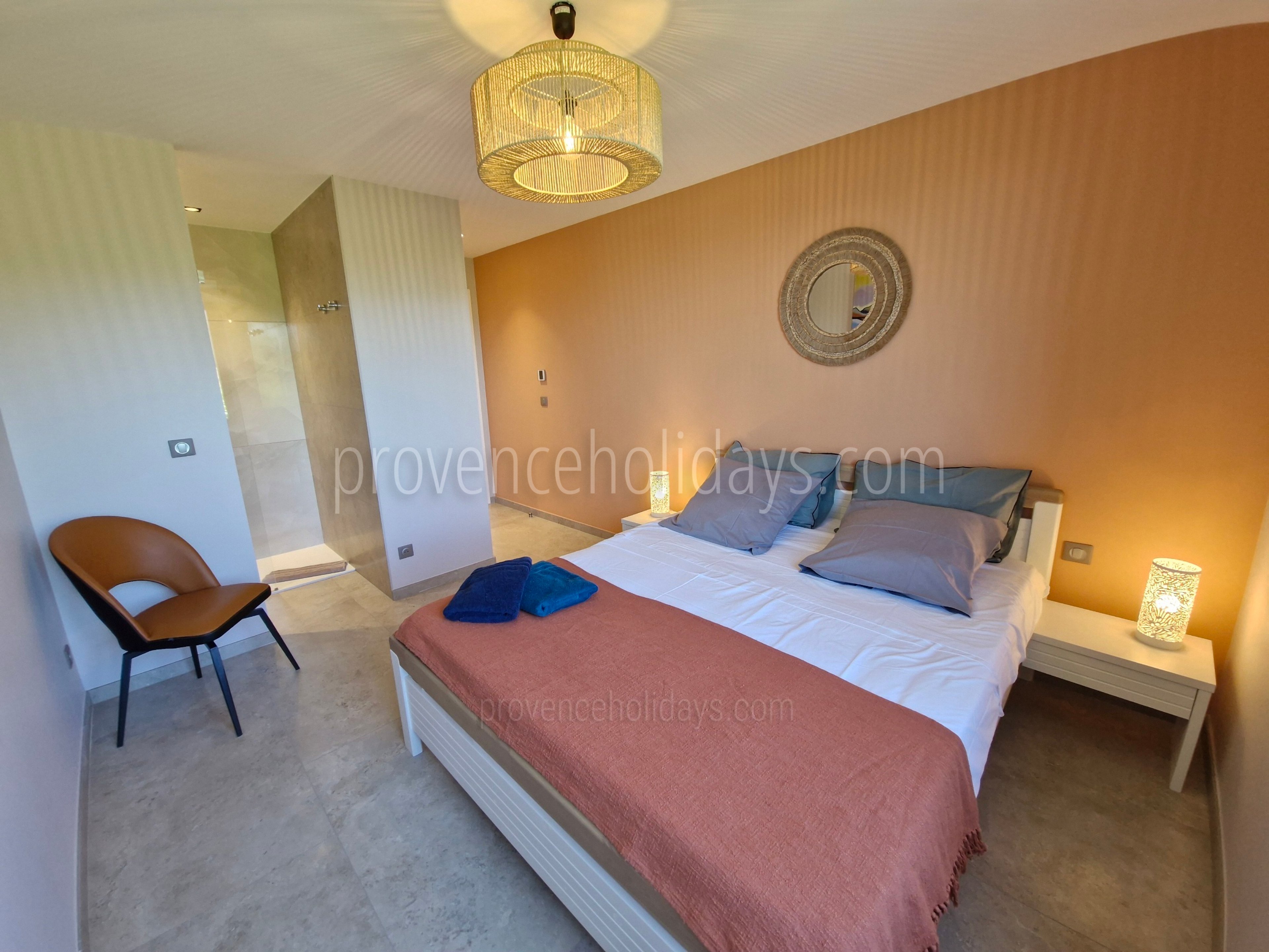 7 - Villa Issa: Villa: Bedroom