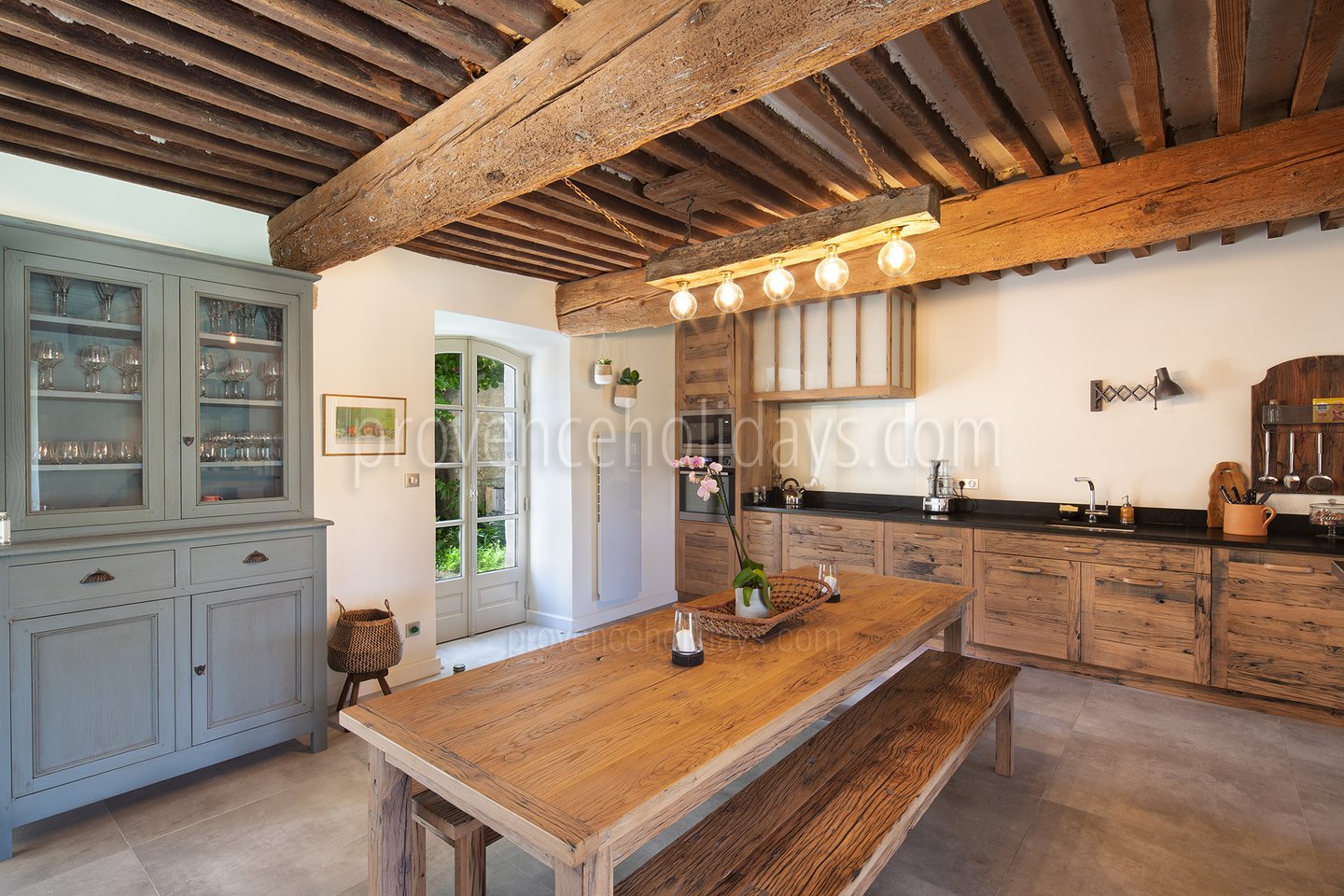 24 - Mas Robion: Villa: Interior
