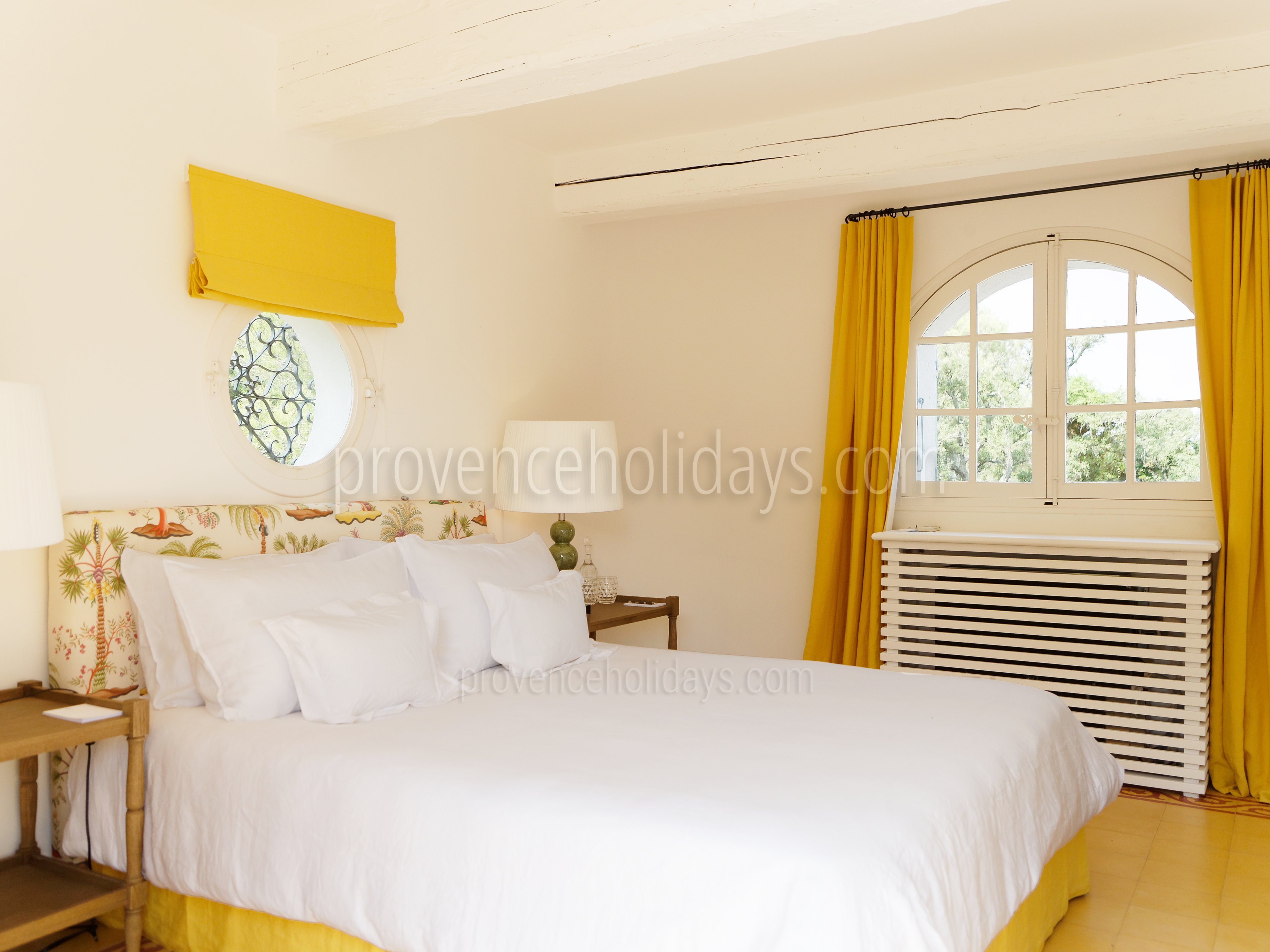 16 - Évasion Tropézienne: Villa: Bedroom