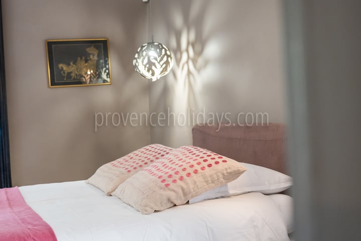 17 - Le Mas aux Gargouilles: Villa: Bedroom