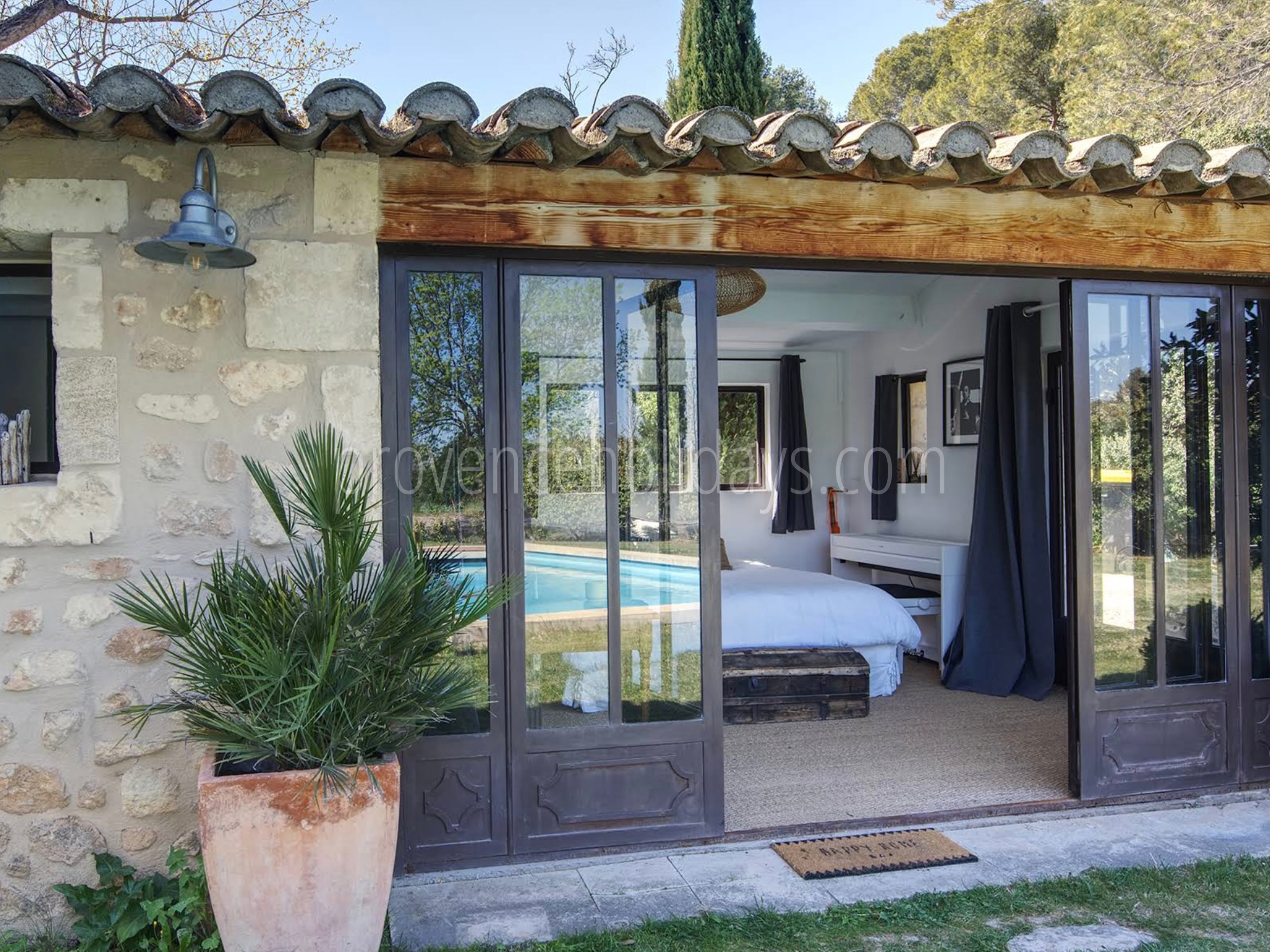 26 - Mas du Rosier: Villa: Bedroom