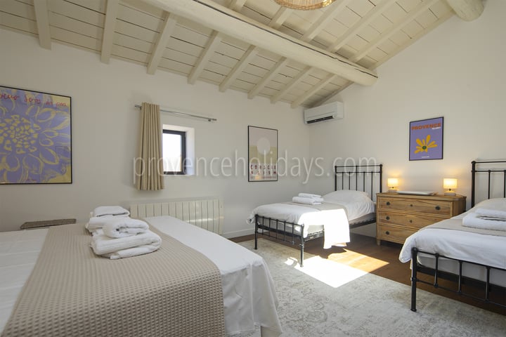 5 - Mas de la Lône: Villa: Bedroom 4