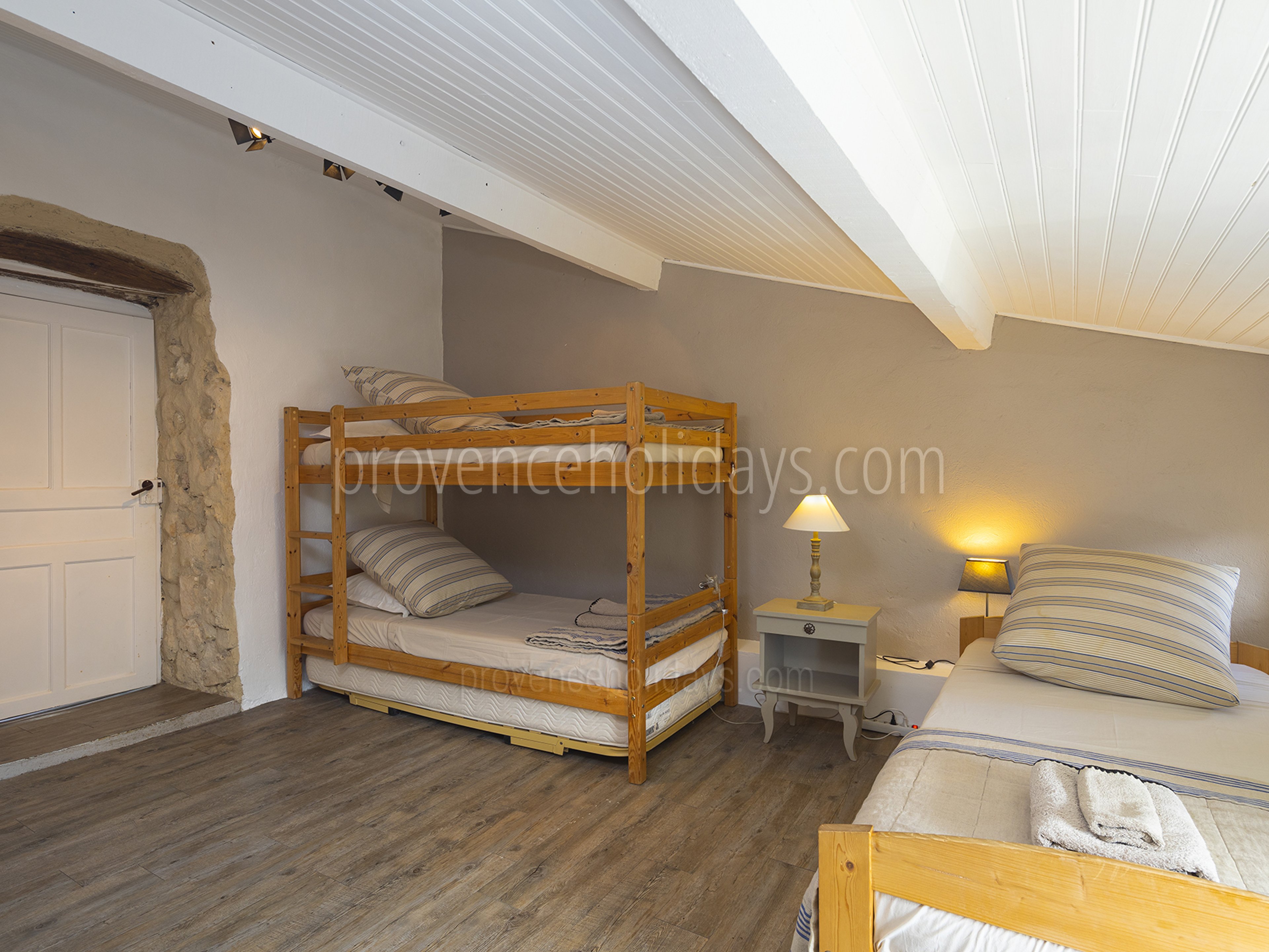 24 - La Garrigue: Villa: Bedroom