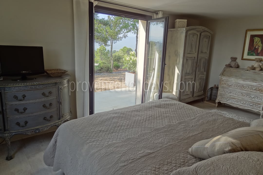 24 - La Villa Panorama: Villa: Bedroom