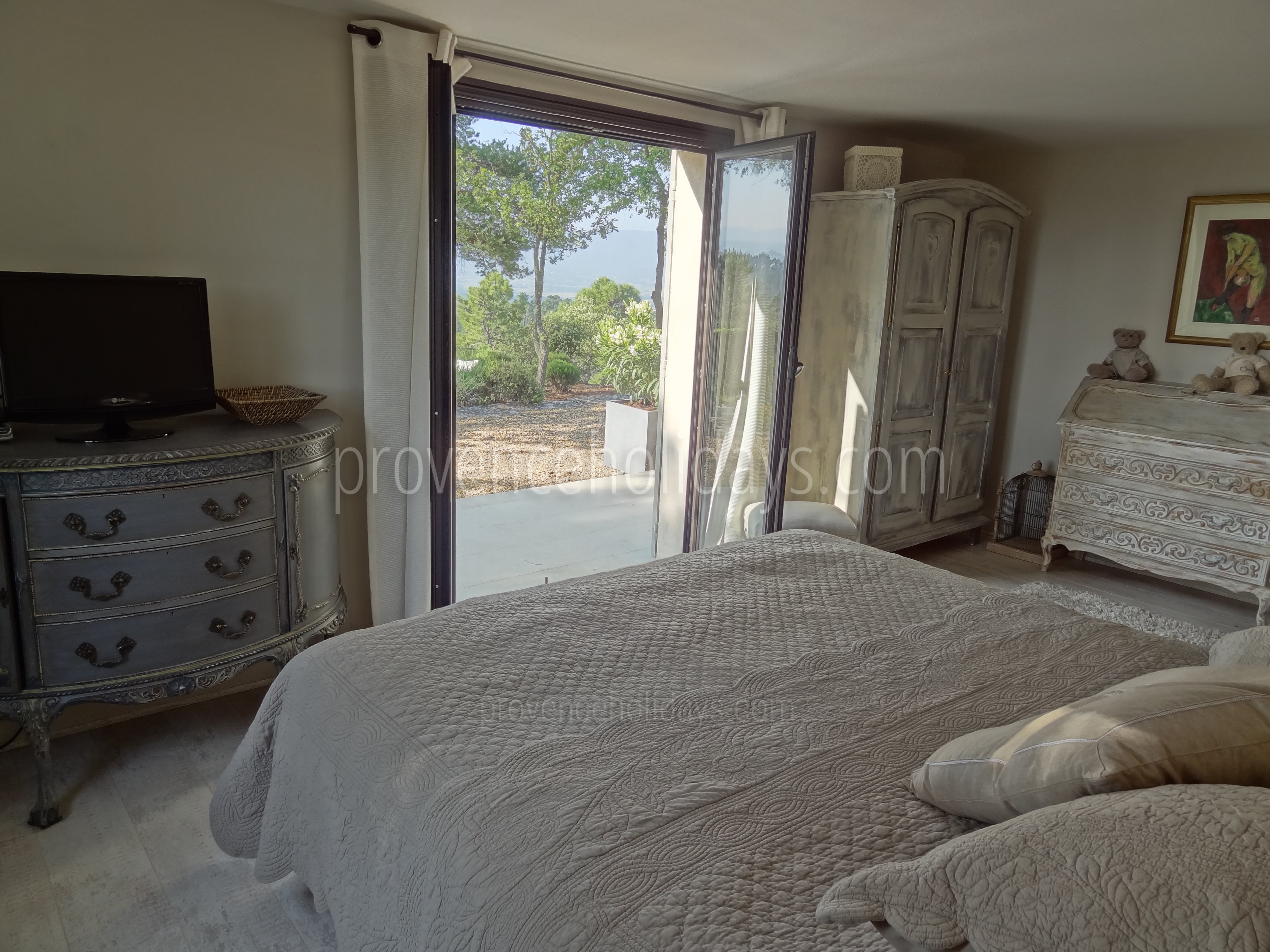 24 - La Villa Panorama: Villa: Bedroom