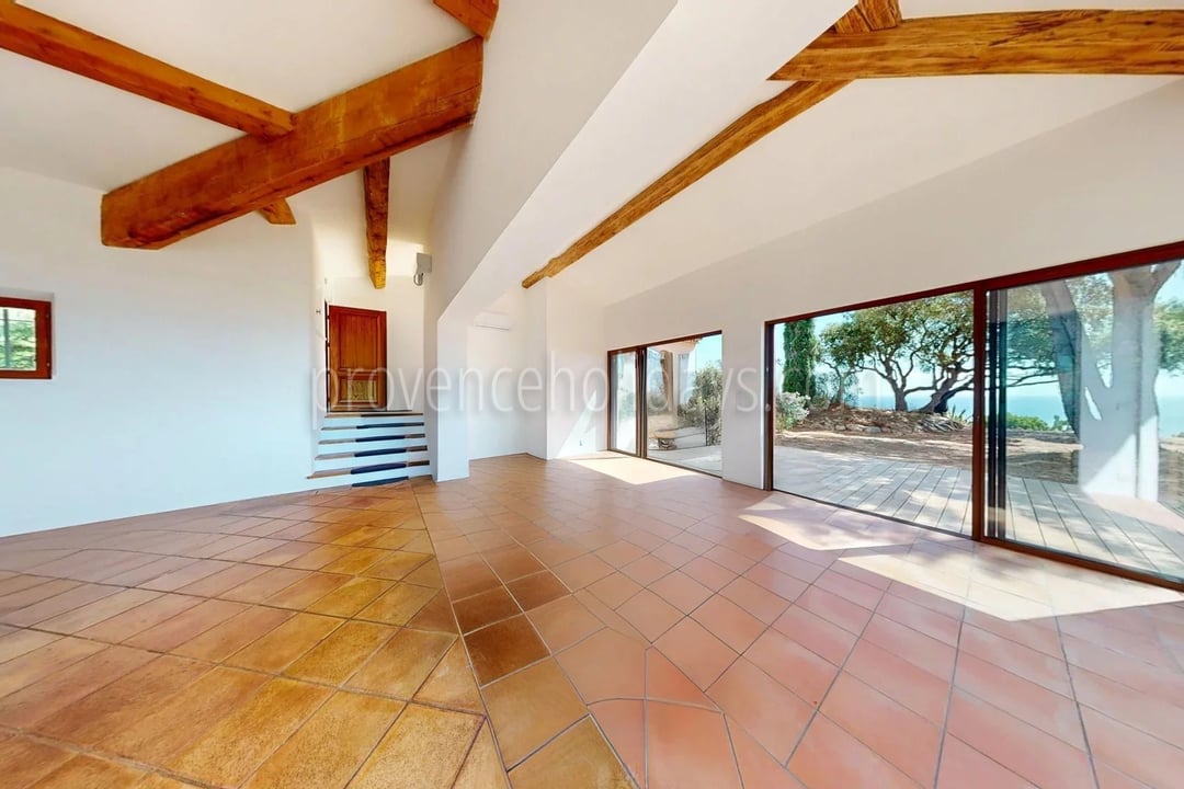 20 - Te renoveren villa in Rayol-Canadel-sur-Mer: Villa: Interior