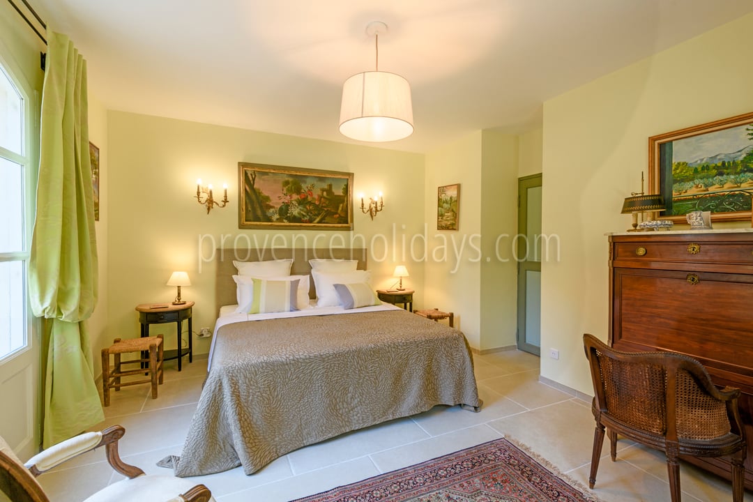 37 - Le Mas des Roses: Villa: Bedroom