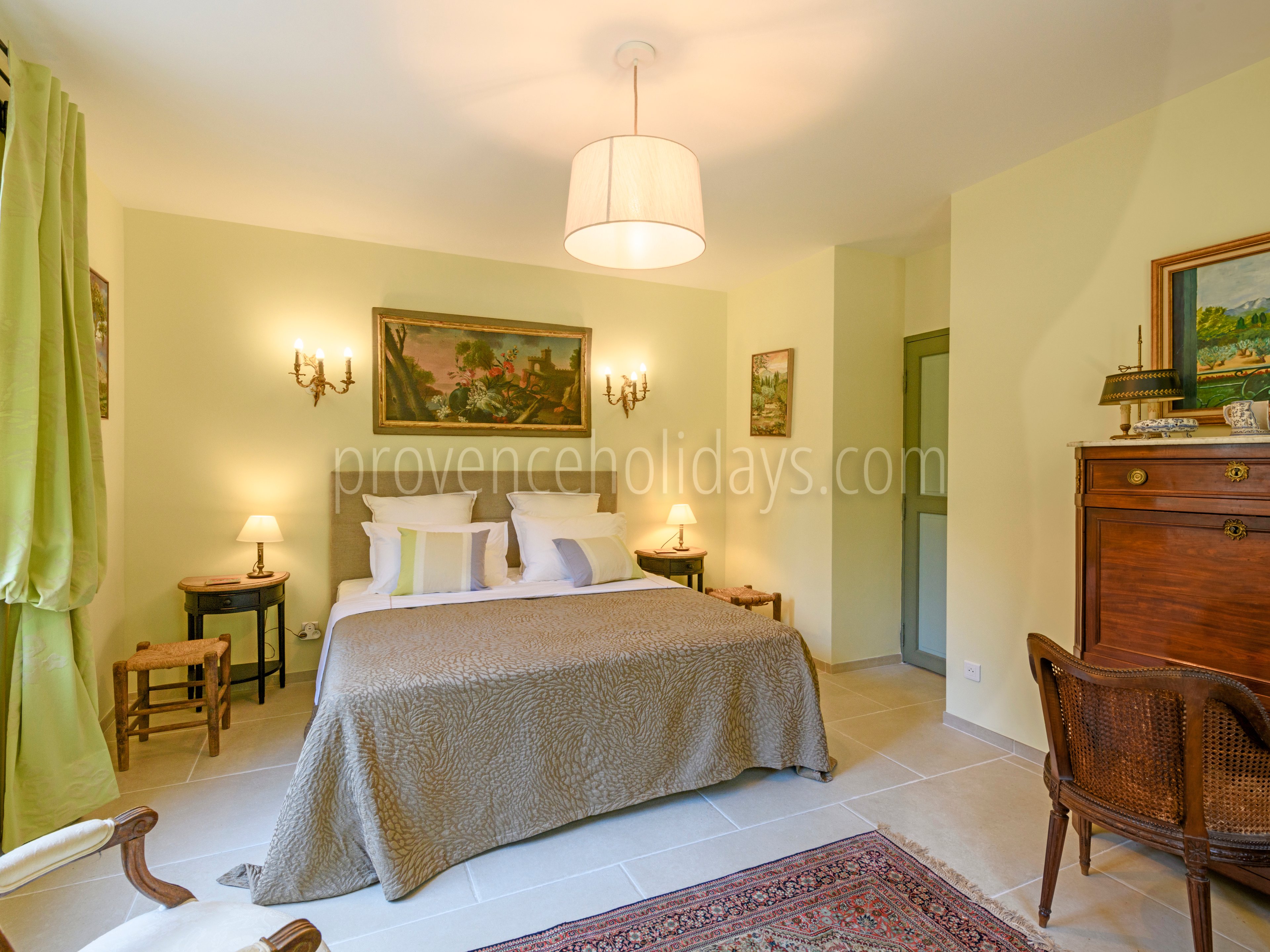 37 - Le Mas des Roses: Villa: Bedroom