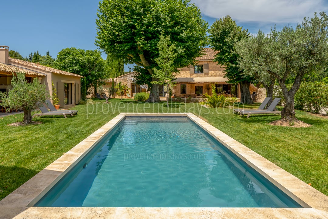 Charming villa with pool and spacious garden - Swimming Pool