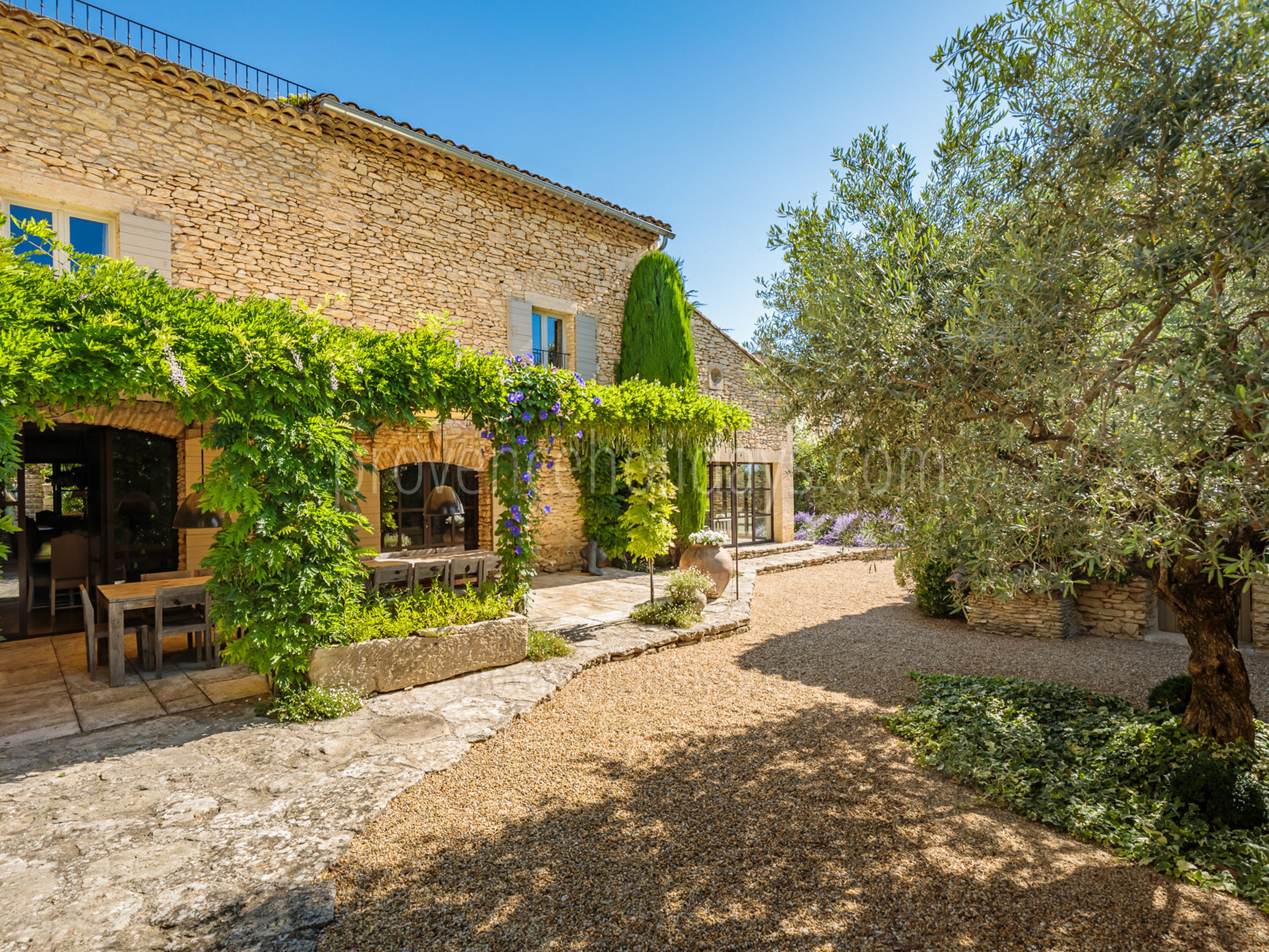 40 - Mas Cabrières-d\'Avignon: Villa: Exterior