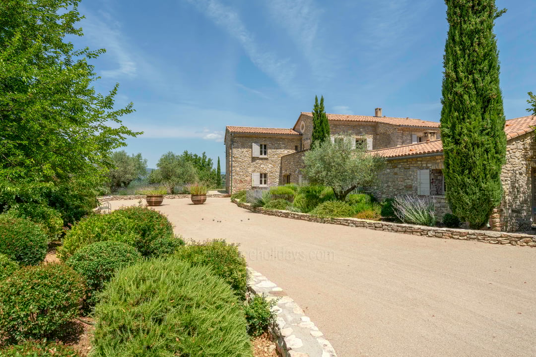 34 - Mas de Saint-Jean: Villa: Exterior