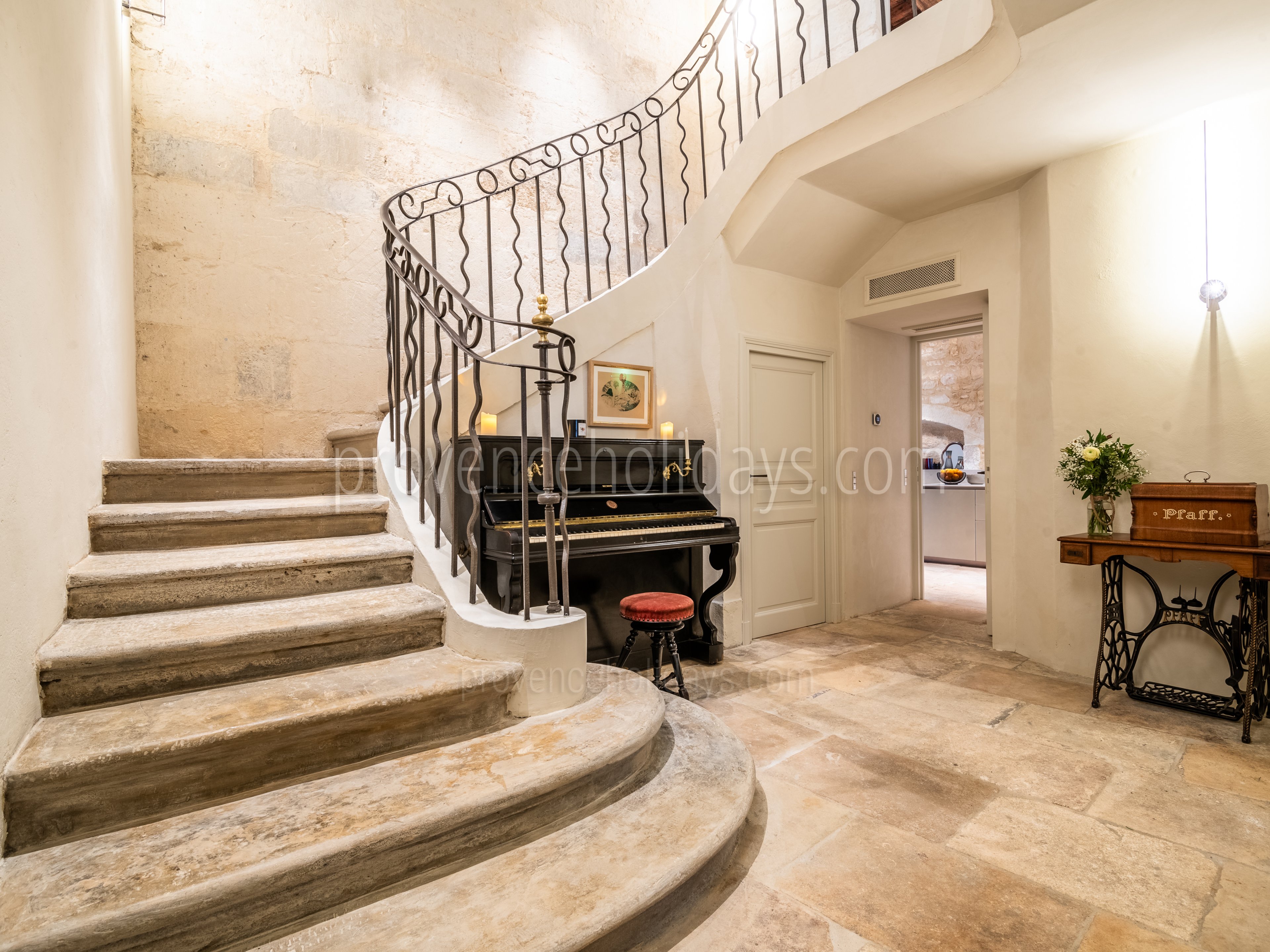 11 - Maison Tourelle: Villa: Interior