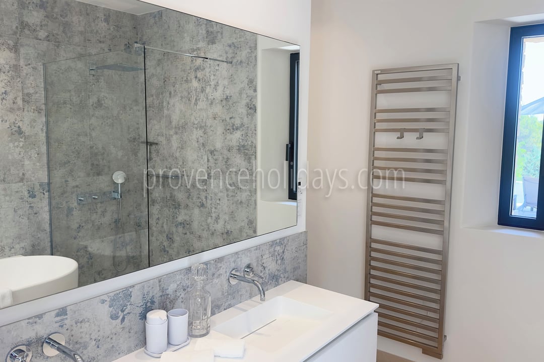52 - Domaine Altavista: Villa: Bathroom