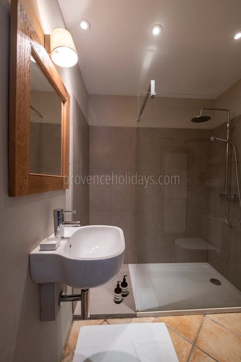 66 - Domaine de Joucas: Villa: Bathroom