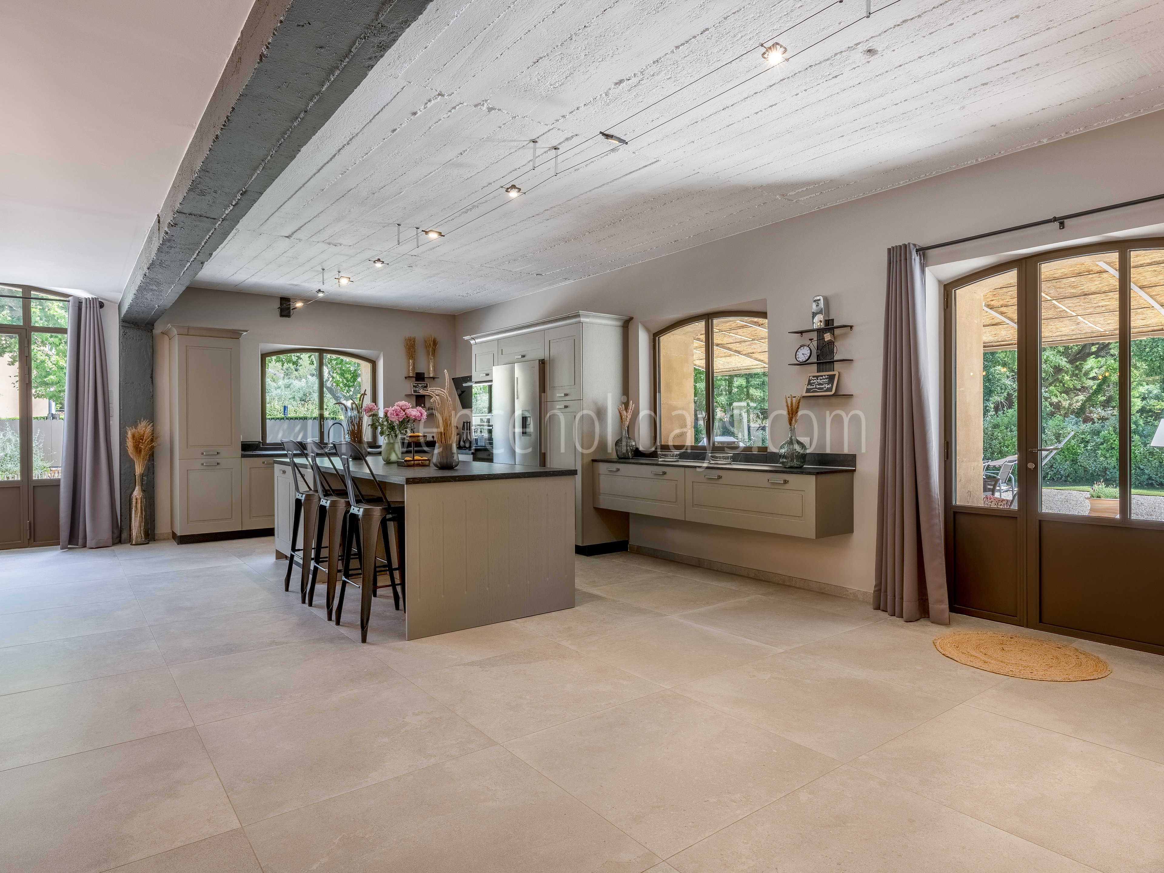 16 - Bastide Leontin: Villa: Interior