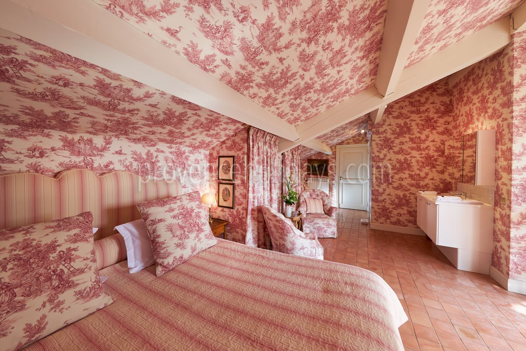 31 - Le Château: Villa: Bedroom 8