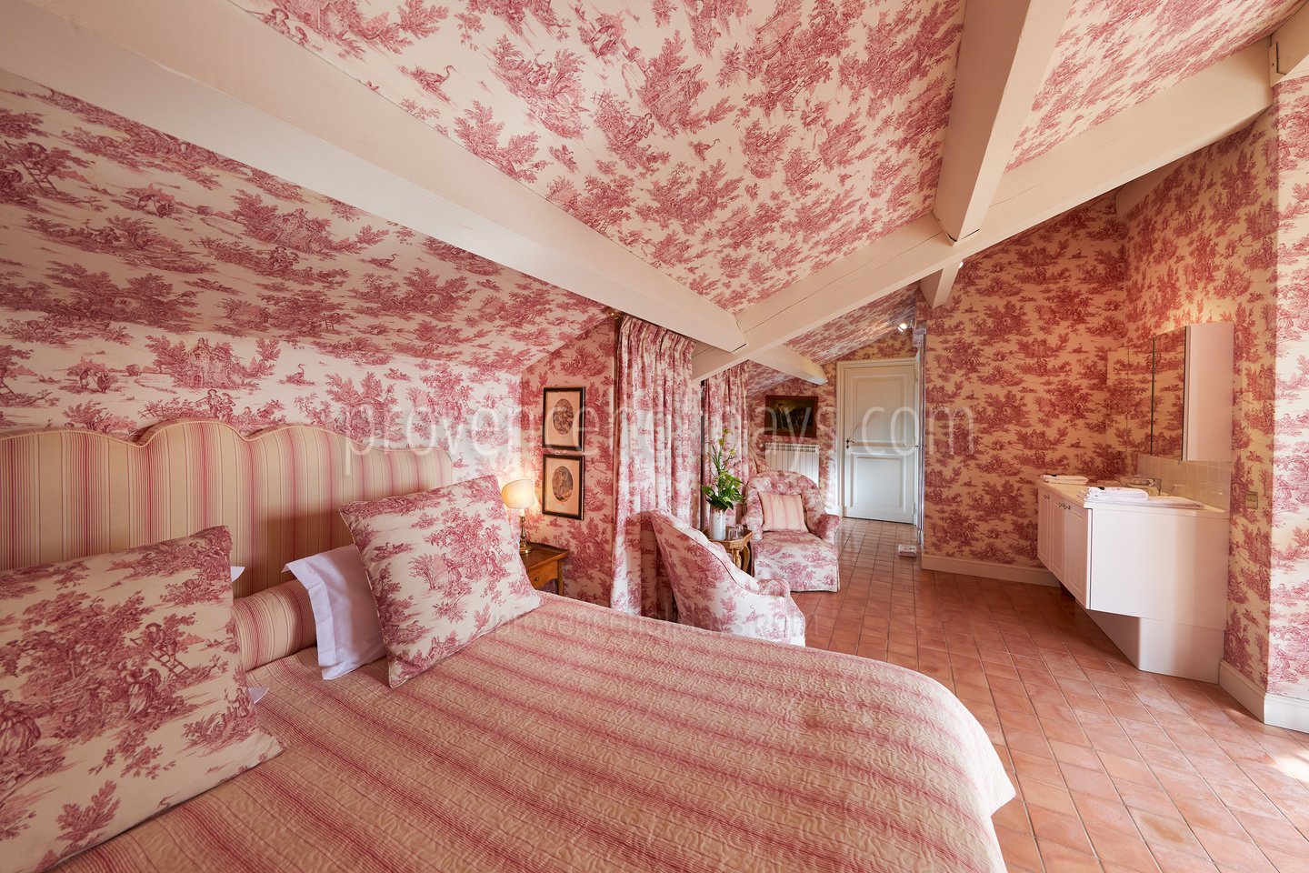 31 - Le Château: Villa: Bedroom 8