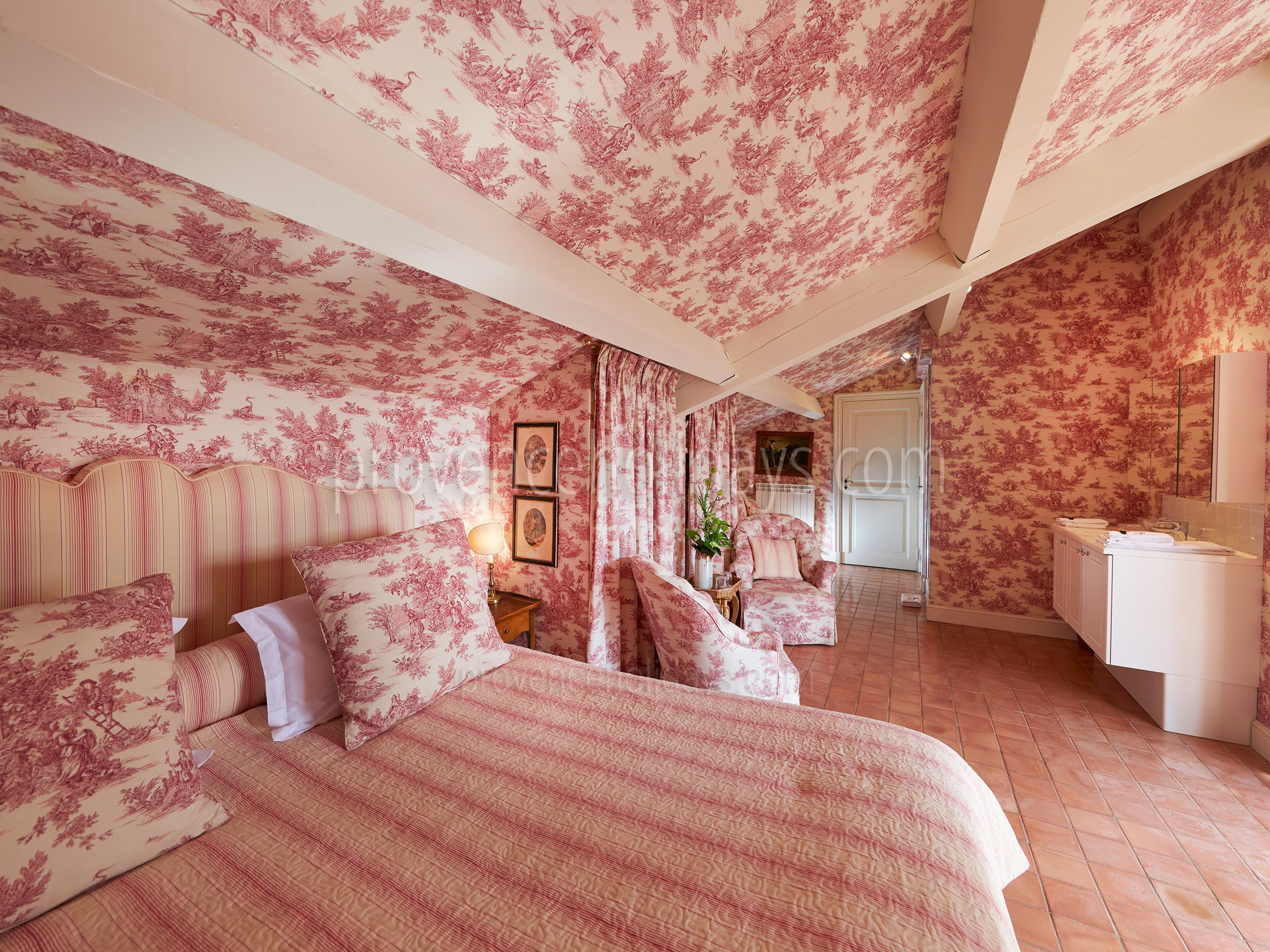31 - Le Château: Villa: Bedroom 8