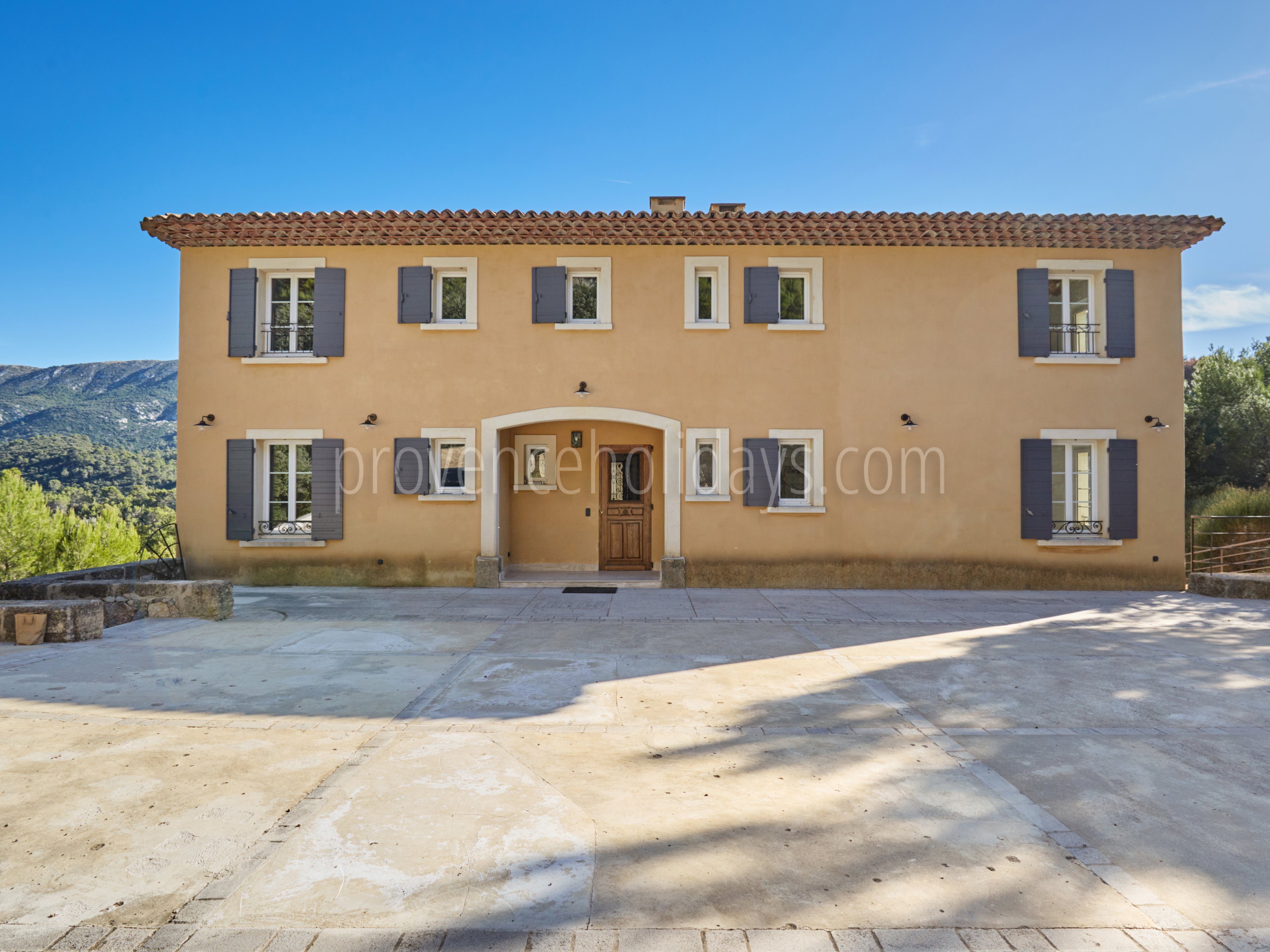 38 - À l\'Ombre de Cézanne: Villa: Exterior