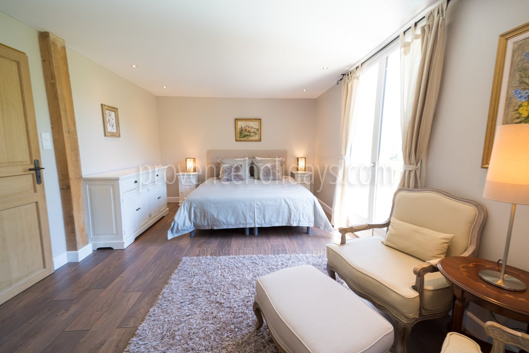 12 - Le Clos du Luberon: Villa: Bedroom
