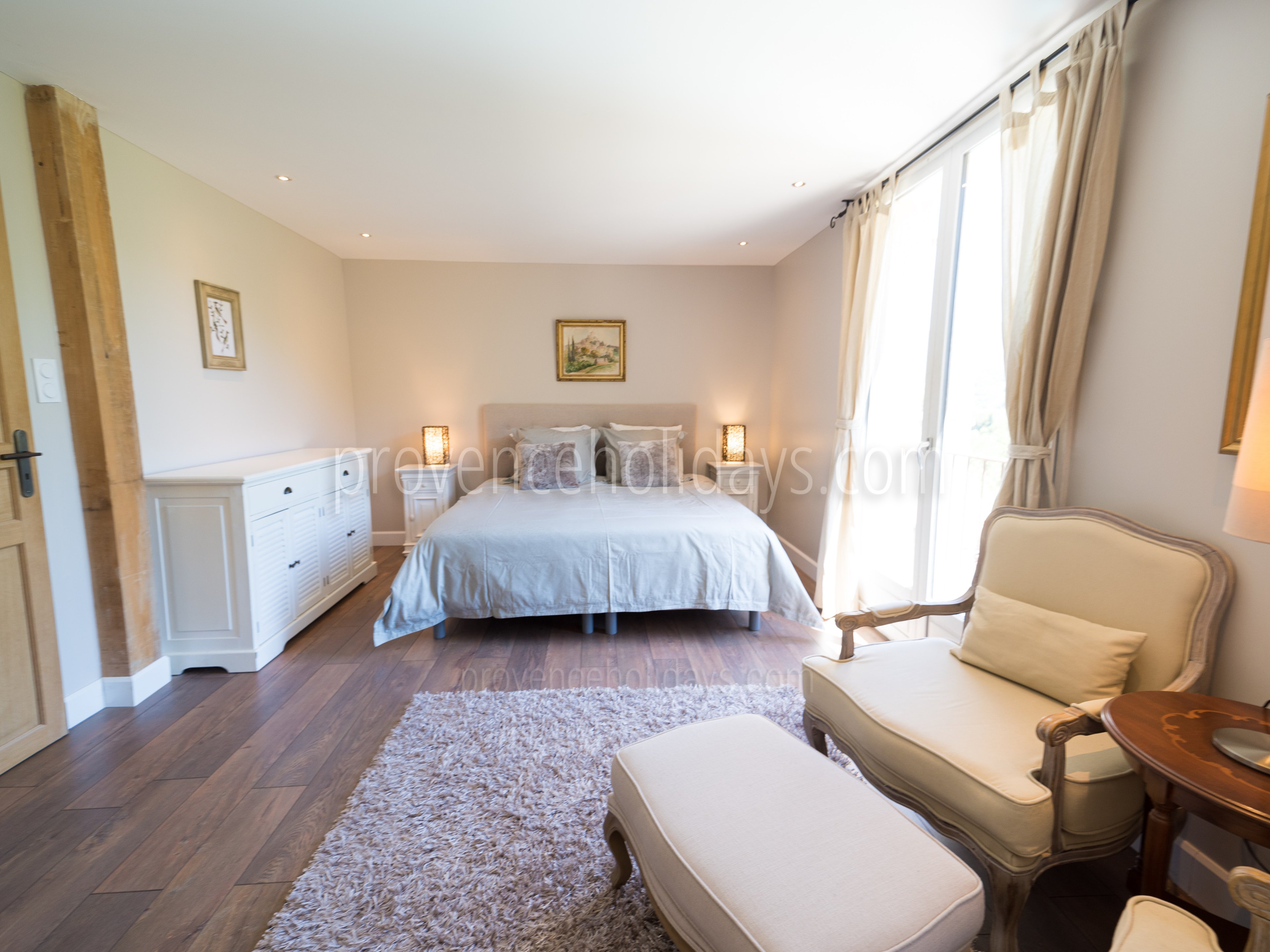 12 - Le Clos du Luberon: Villa: Bedroom