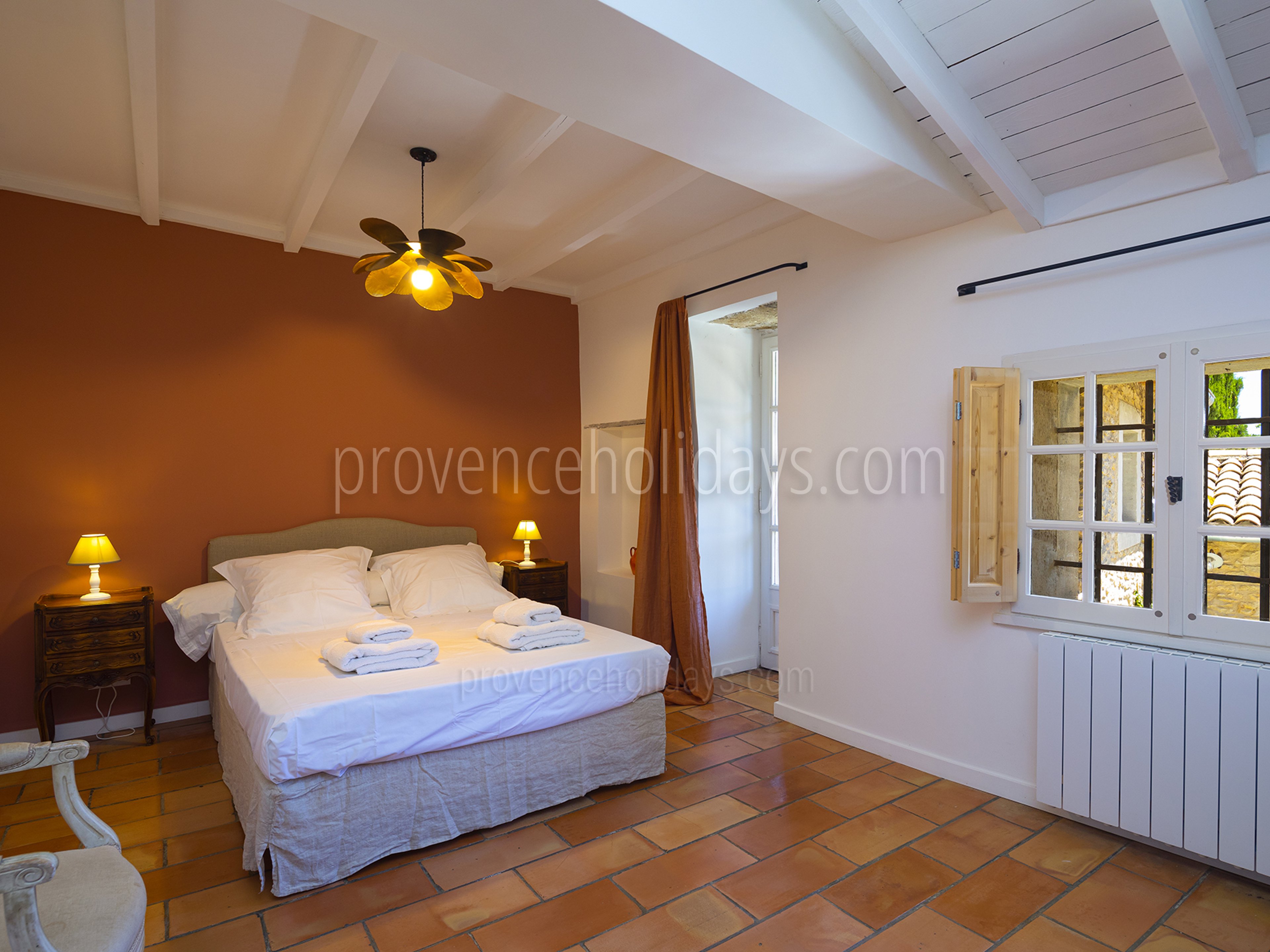29 - Une Maison en Campagne: Villa: Bedroom
