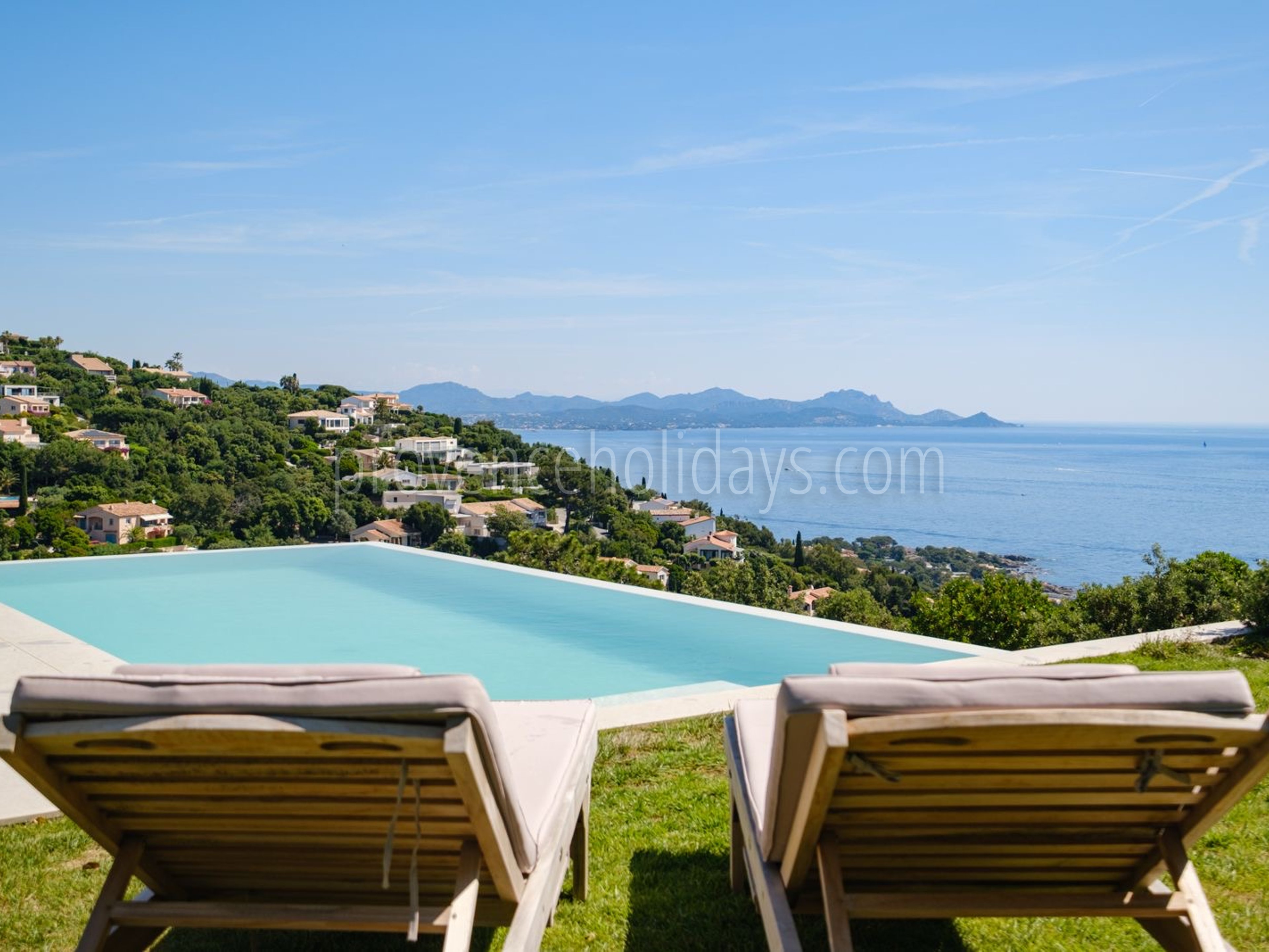 -4 - Villa Riviera: Villa: Pool