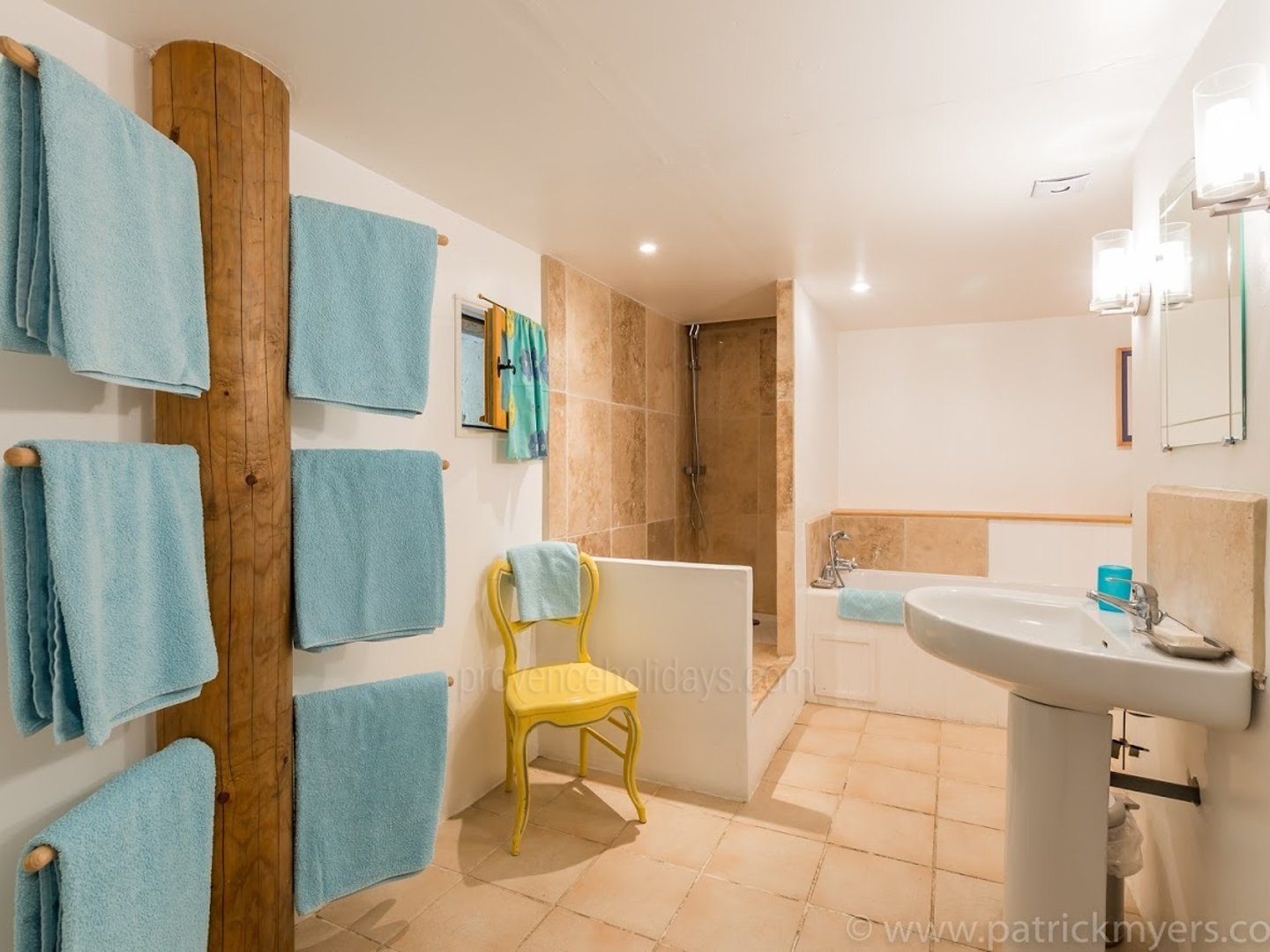 10 - Bastide du Luberon: Villa: Interior