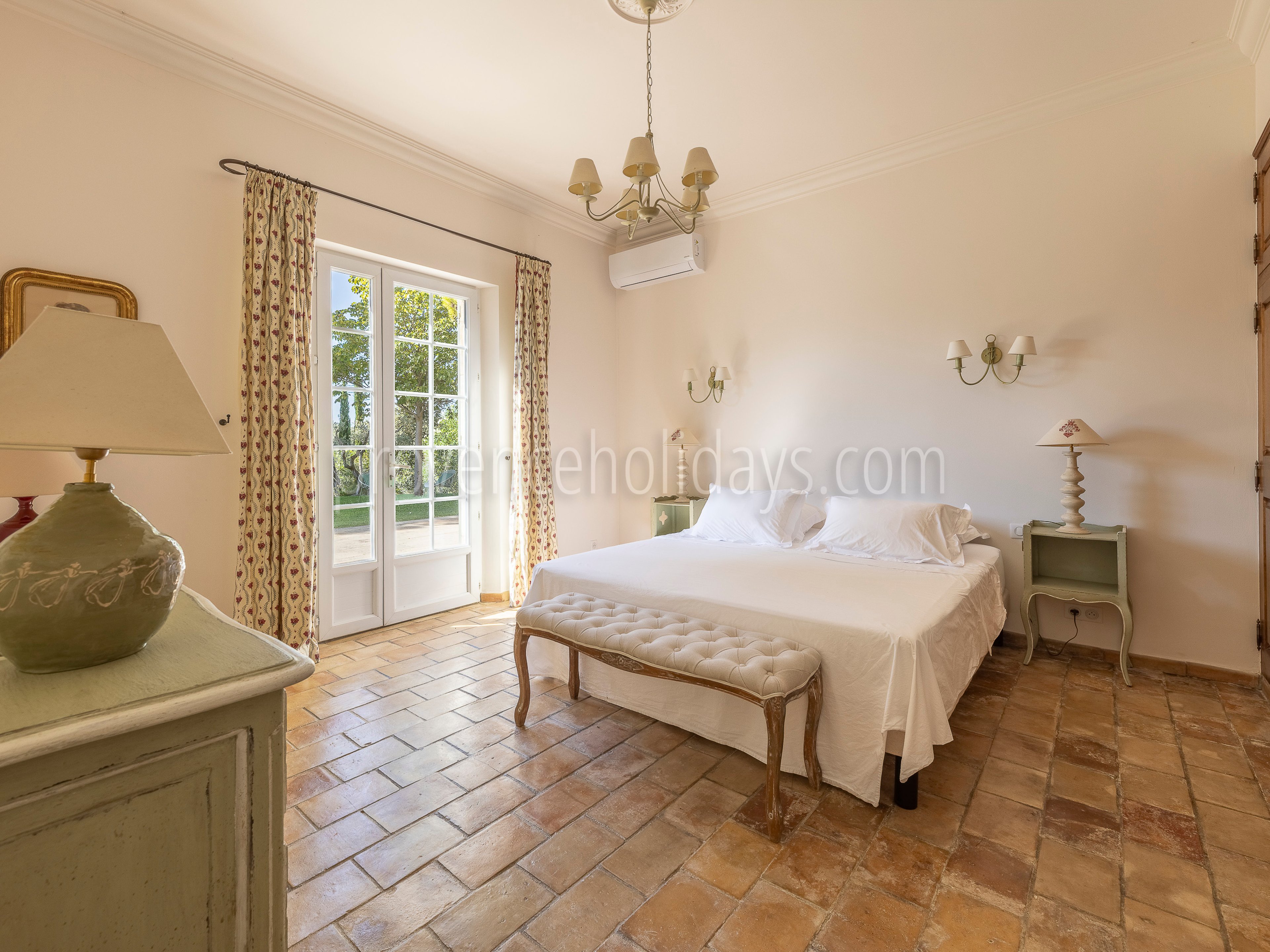 17 - Le Mas de l\'Auro: Villa: Bedroom 2