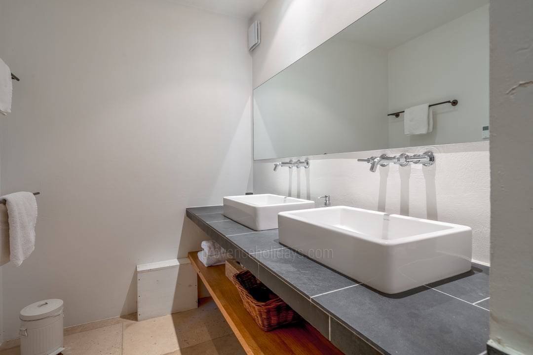 46 - Le Mas des Vignes: Villa: Bathroom