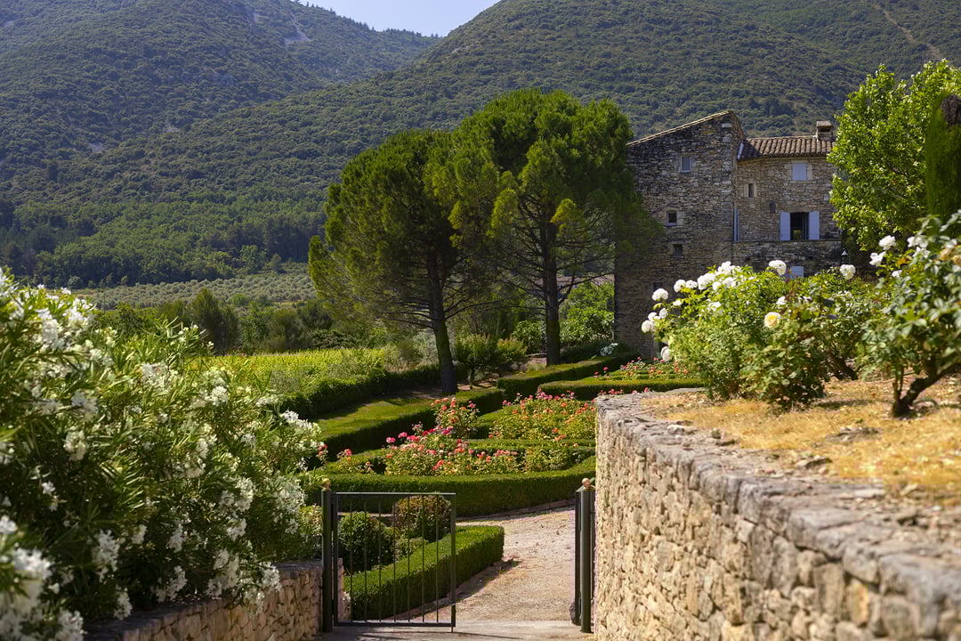 16 - La Roseraie: Villa: Exterior