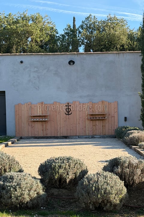 31 - Maison Eyragues: Villa: Exterior