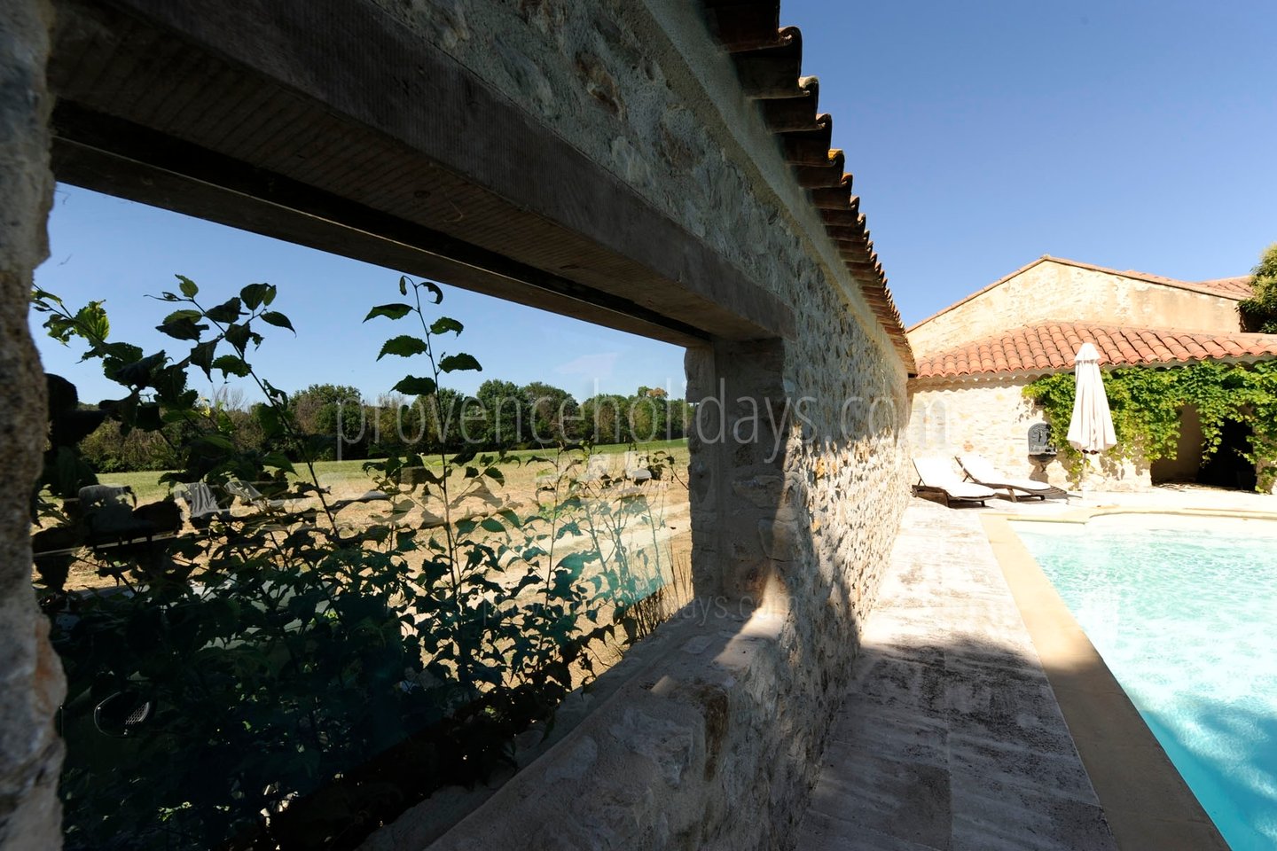 18 - Mas Lambesc: Villa: Exterior