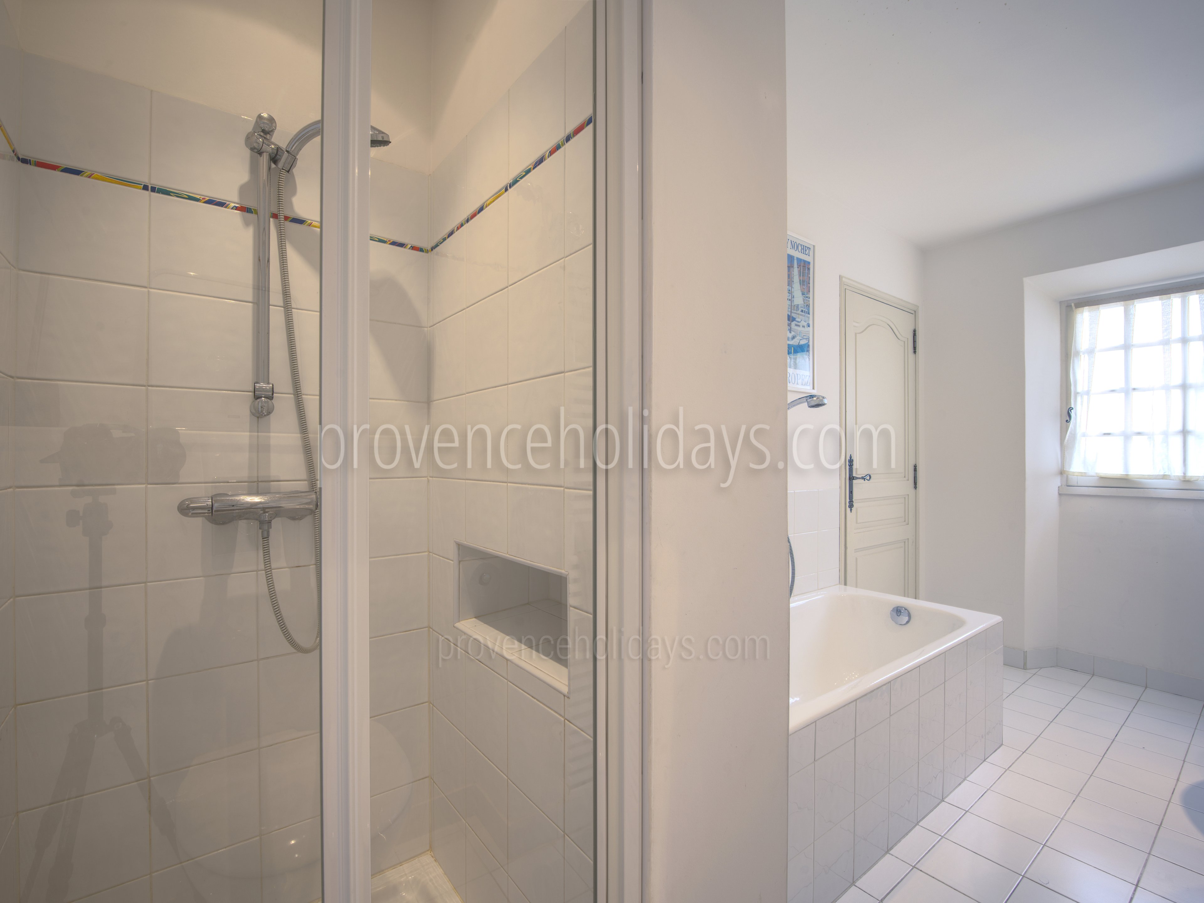 25 - Le Dolmen du Midi: Villa: Bathroom