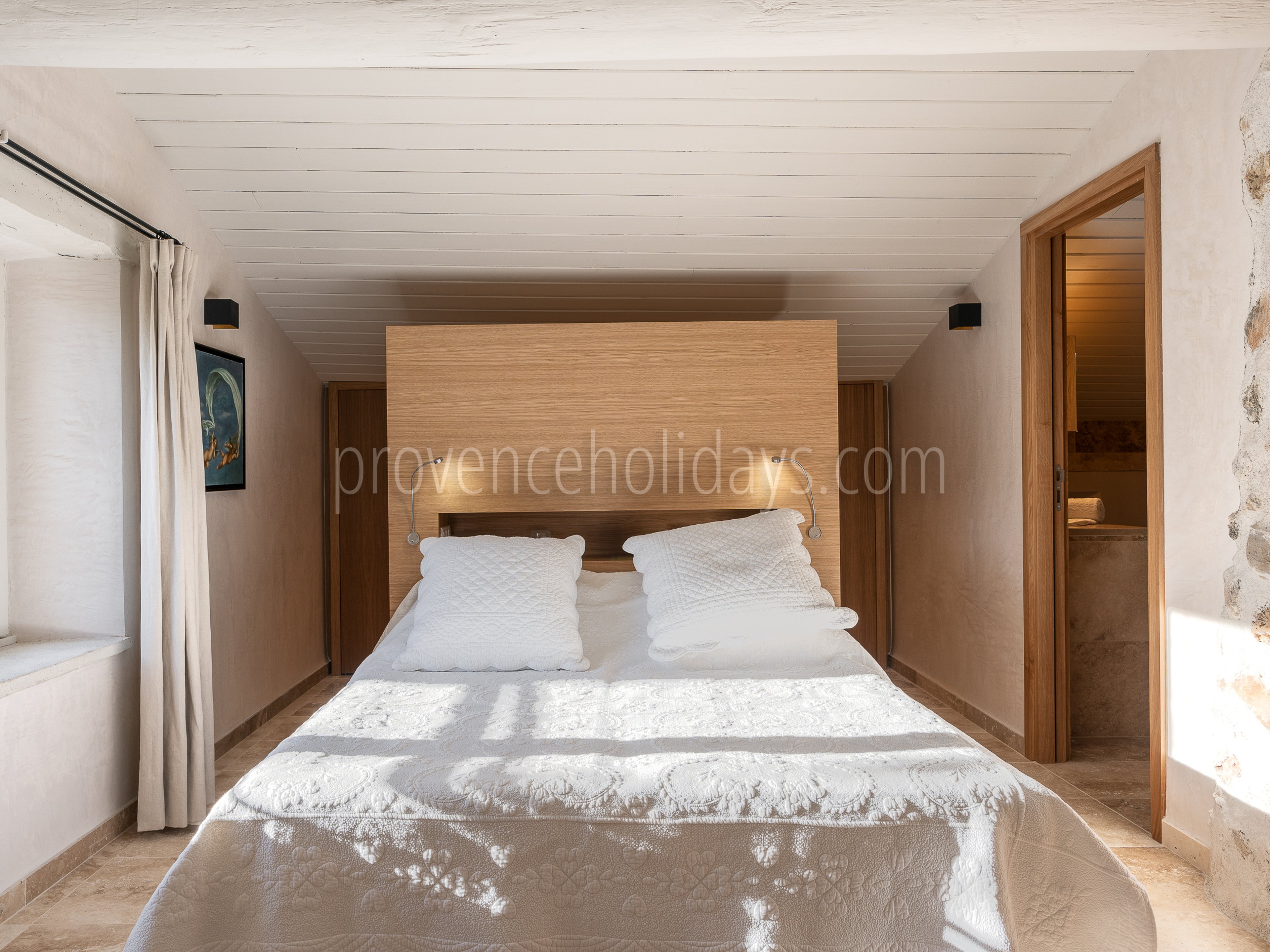 12 - Domaine Three Lakes: Villa: Bedroom
