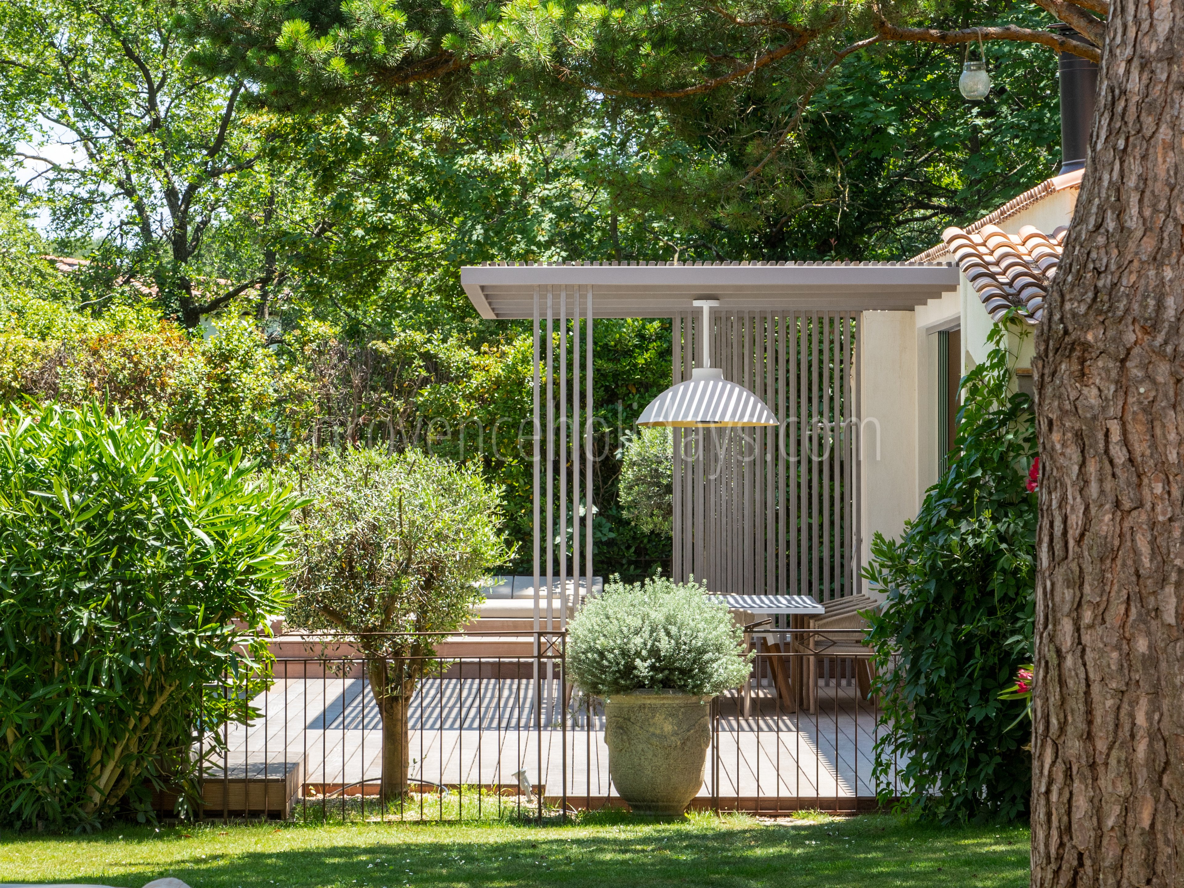 25 - Domaine Aurea: Villa: Exterior