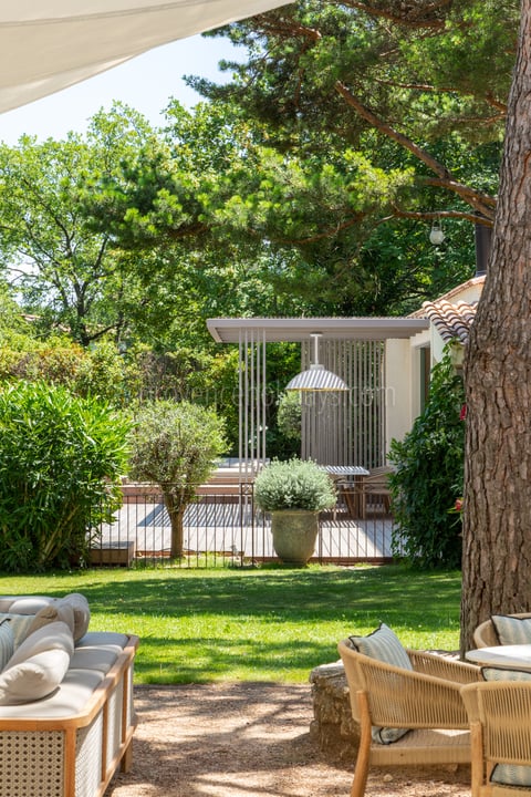 25 - Domaine Aurea: Villa: Exterior